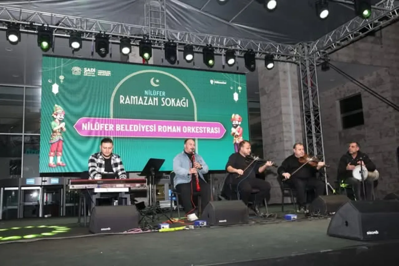 Nilüfer'de Ramazan Coşkusu: Meddah ve Roman Orkestrası Bir Arada Nilüfer'de Ramazan Coşkusu: Meddah ve Roman Orkestrası Bir Arada