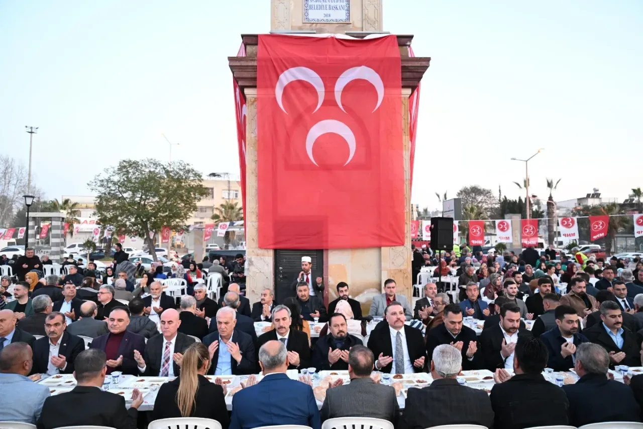 Adana'da Geleneksel MHP İftarında Buluşma Adana'da Geleneksel MHP İftarında Buluşma