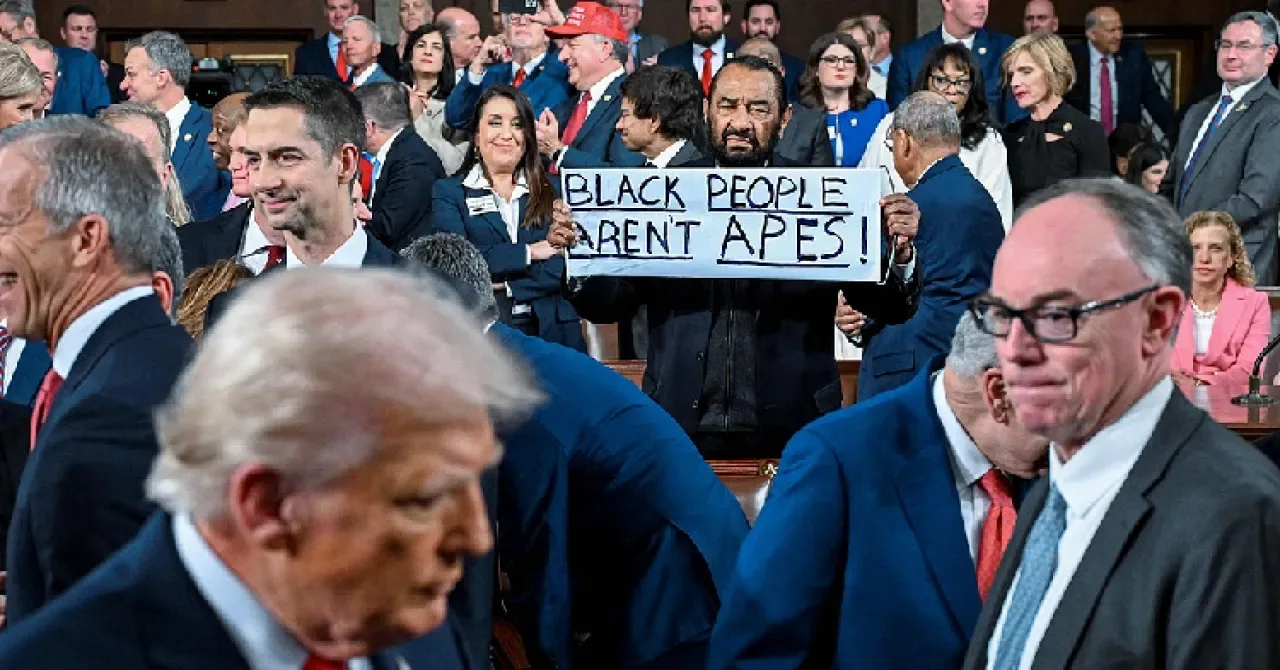ABD Temsilcisi, Trump'ın Konuşması Sırasında Protesto Nedeniyle Salondan Çıkarıldı ABD Temsilcisi, Trump'ın Konuşması Sırasında Protesto Nedeniyle Salondan Çıkarıldı