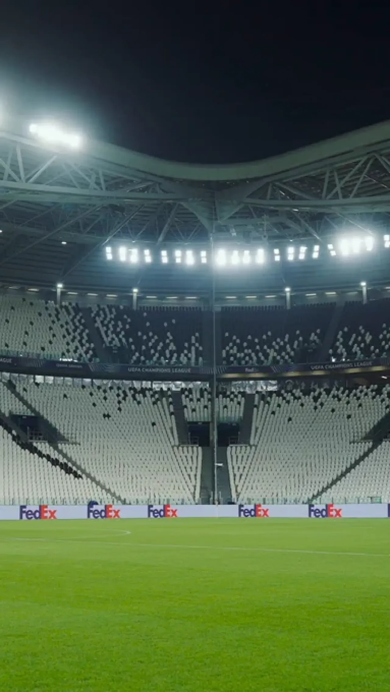 Galatasaray, Juventus'a Karşı Zorlu Sınavda! Galatasaray, Juventus'a Karşı Zorlu Sınavda!