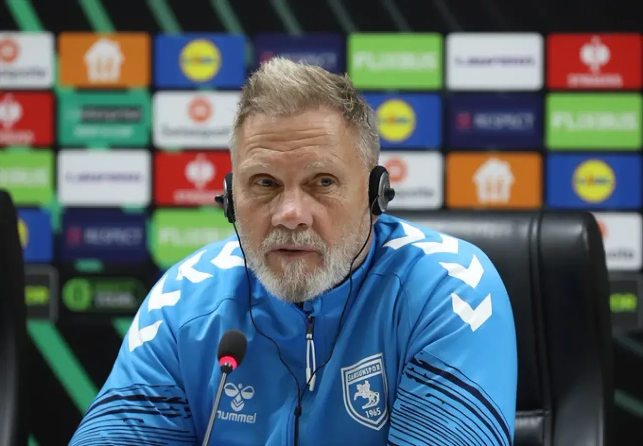 Thorsten Fink'ten Tarihi Hedef: "Ev Sahibi Olarak İlk Maçımı Dört Gözle Bekliyorum" Thorsten Fink'ten Tarihi Hedef: "Ev Sahibi Olarak İlk Maçımı Dört Gözle Bekliyorum"