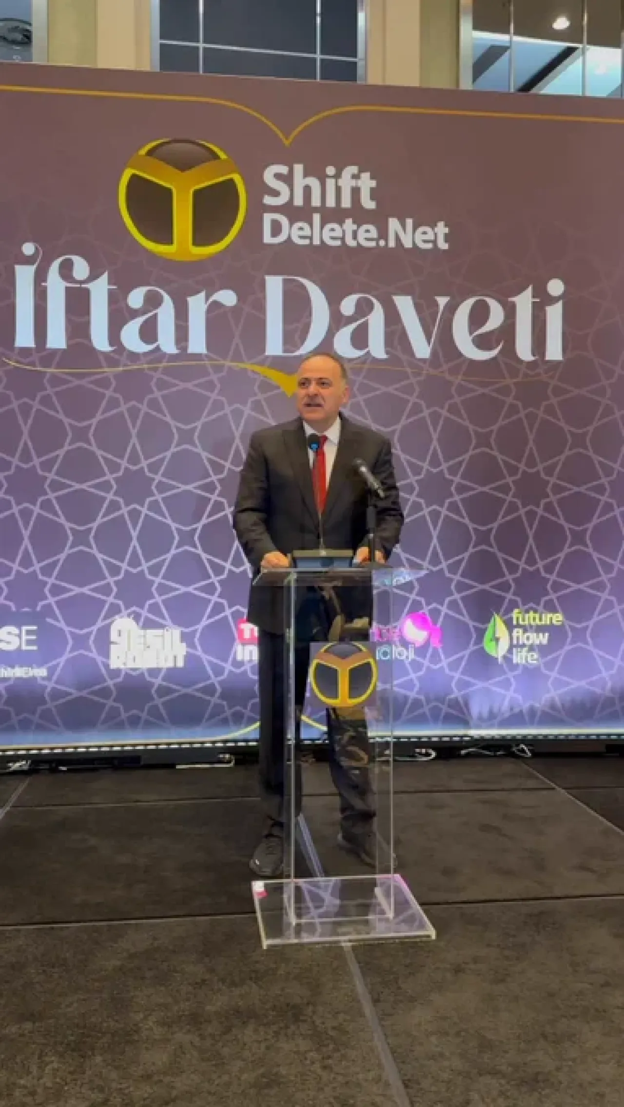 Bakan Yardımcısı Dr. Ömer Fatih Sayan, SDN İftarında Teknoloji ve İletişim Vizyonunu Paylaştı Bakan Yardımcısı Dr. Ömer Fatih Sayan, SDN İftarında Teknoloji ve İletişim Vizyonunu Paylaştı