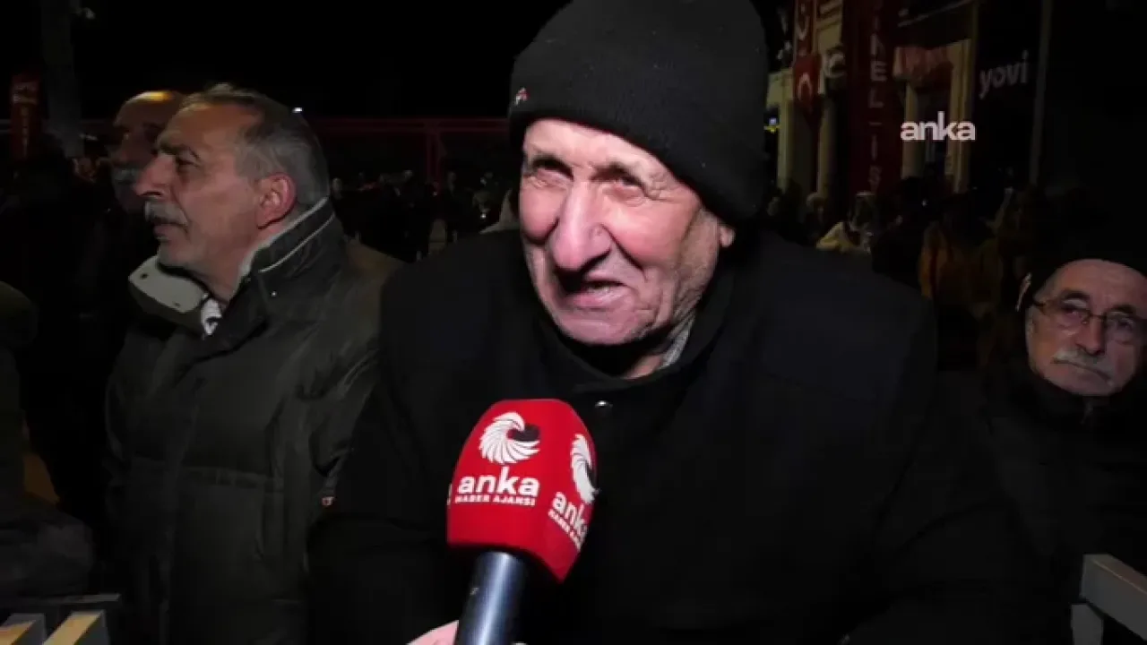 74 Yaşındaki Emekli Çalışmak Zorunda: "Sürünüyoruz, Yarı Aç Yarı Tok Geziyoruz" 74 Yaşındaki Emekli Çalışmak Zorunda: "Sürünüyoruz, Yarı Aç Yarı Tok Geziyoruz"