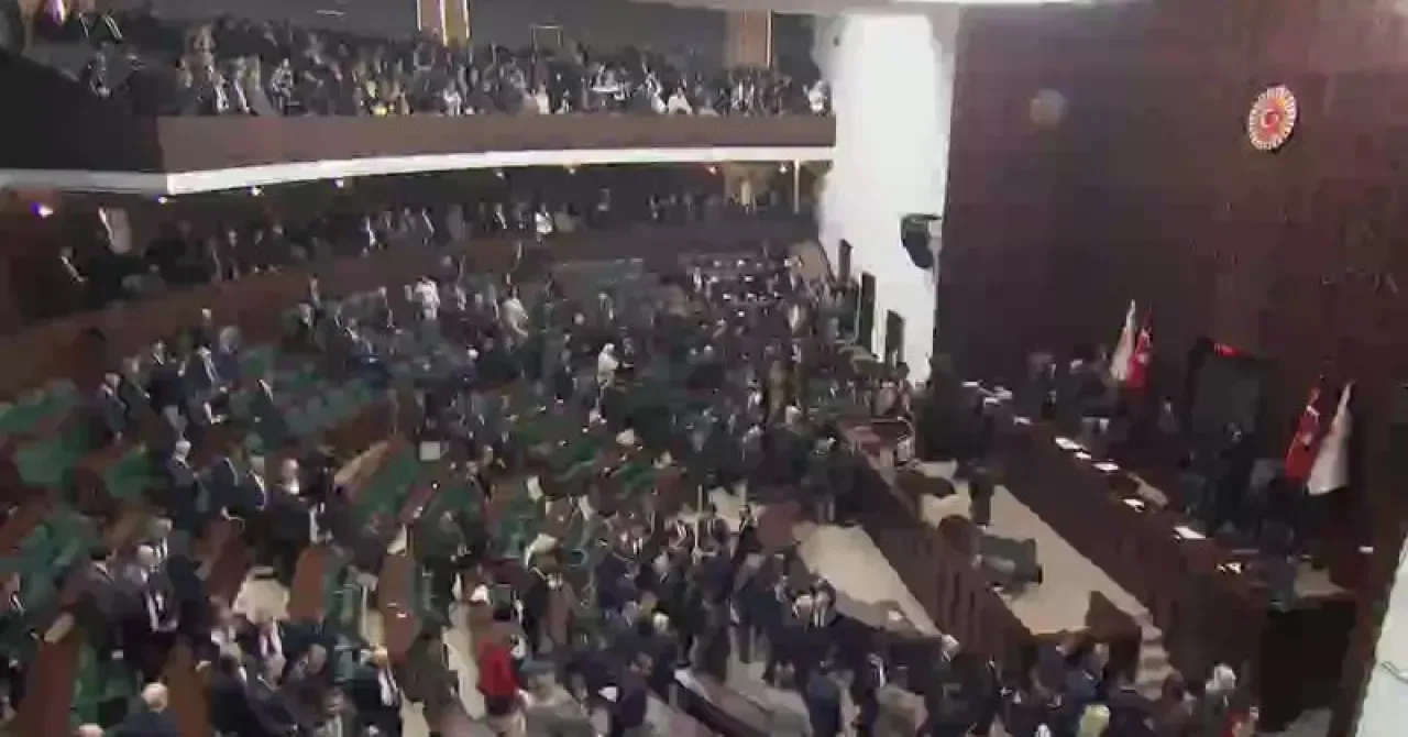 Cumhurbaşkanı Erdoğan, AK Parti Grup Toplantısı'nda Gündemi Değerlendirdi Cumhurbaşkanı Erdoğan, AK Parti Grup Toplantısı'nda Gündemi Değerlendirdi