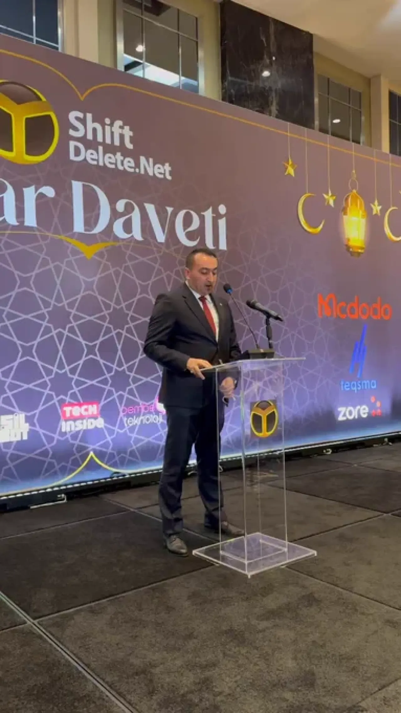 Mcdodo Türkiye CEO'su Mehmet Uçurum'dan SDN İftar Davetinde Anlamlı Konuşma Mcdodo Türkiye CEO'su Mehmet Uçurum'dan SDN İftar Davetinde Anlamlı Konuşma