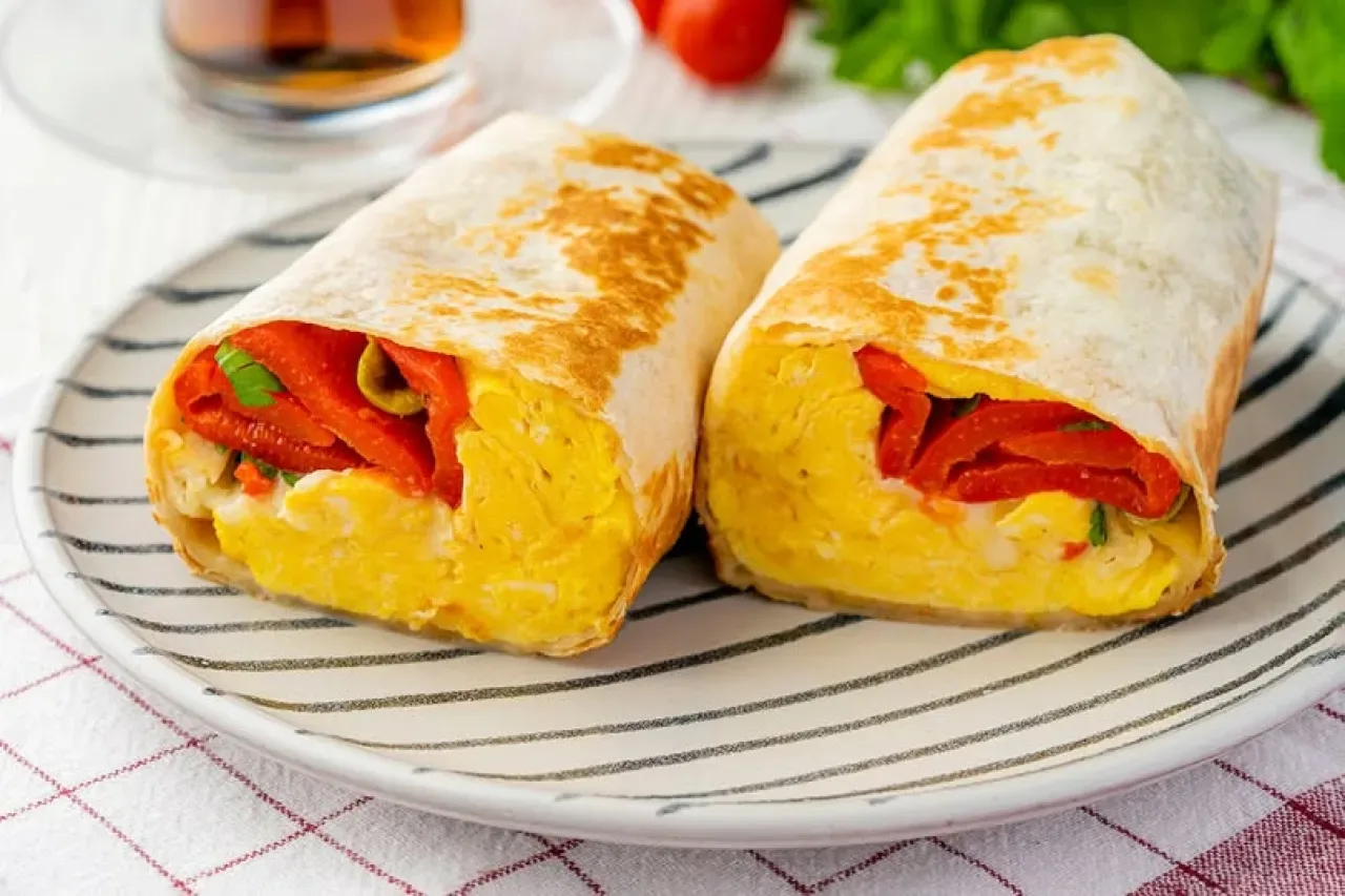 Sahurda Enerjinizi Koruyacak: Gün Boyu Tok Tutan Burrito Tarifi Sahurda Enerjinizi Koruyacak: Gün Boyu Tok Tutan Burrito Tarifi
