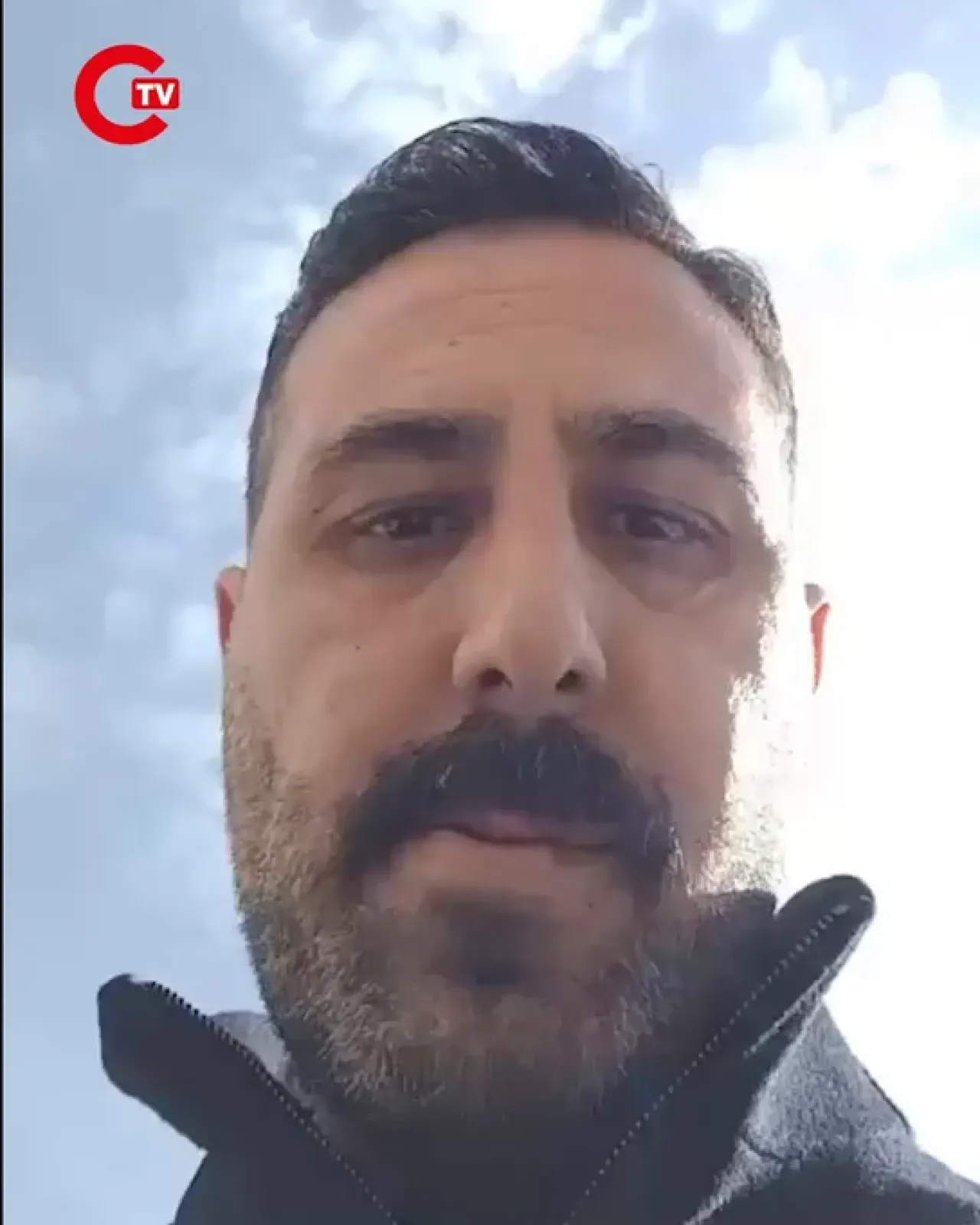 Kabe İlahisiyle İlgili Tepkisi Nedeniyle Veli Gözaltına Alındı: İfade Özgürlüğü Tartışmaları Kabe İlahisiyle İlgili Tepkisi Nedeniyle Veli Gözaltına Alındı: İfade Özgürlüğü Tartışmaları