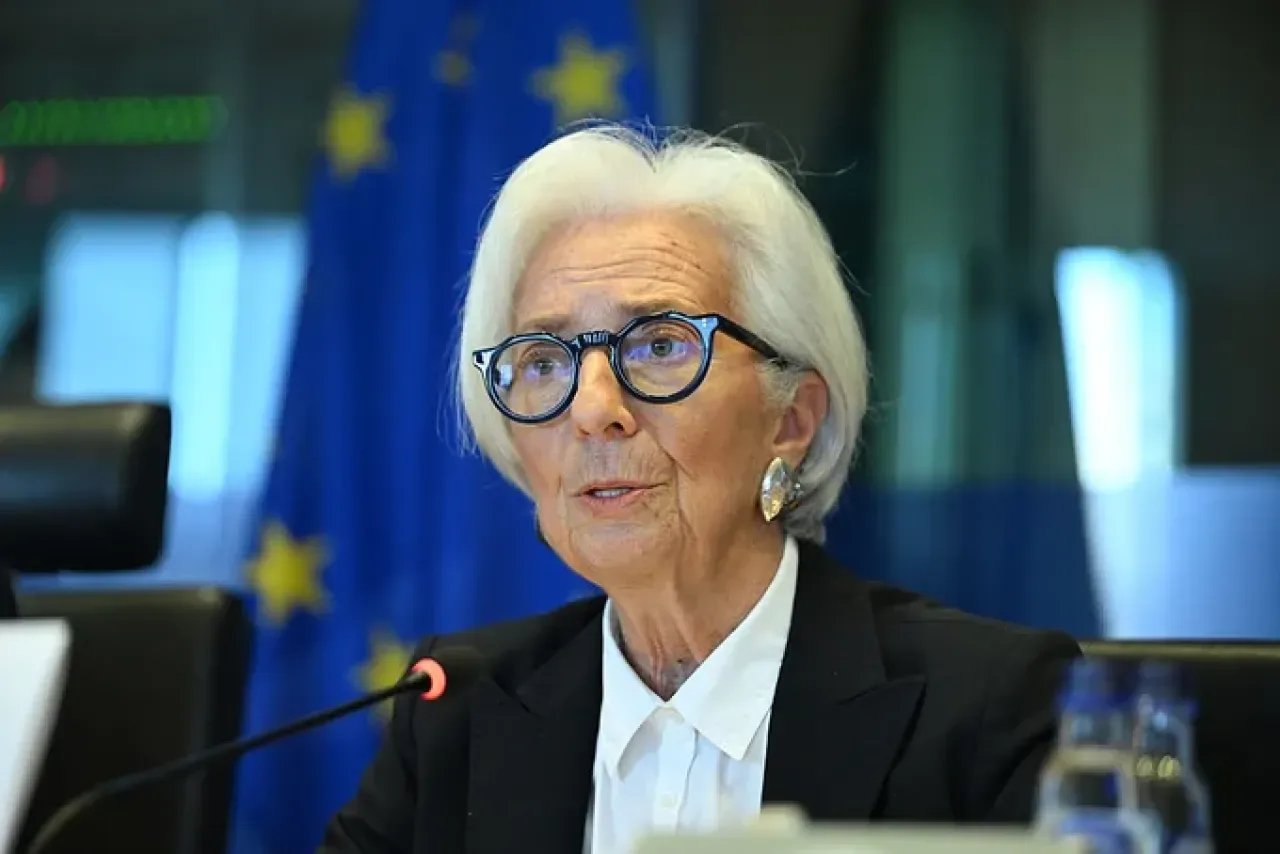 Avrupa Merkez Bankası Başkanı'ndan Çarpıcı Açıklama: "Avrupa Kendi En Kötü Düşmanı" Avrupa Merkez Bankası Başkanı'ndan Çarpıcı Açıklama: "Avrupa Kendi En Kötü Düşmanı"