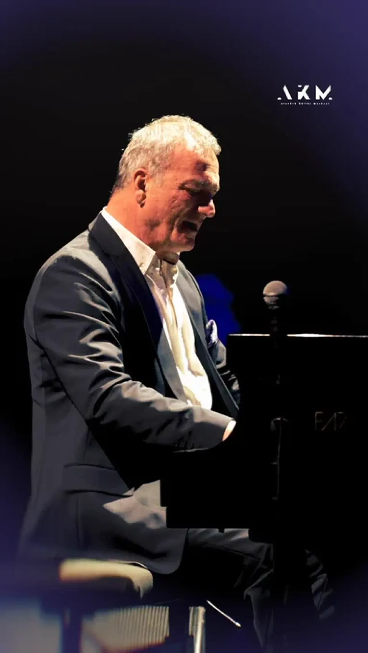 Kerem Görsev Trio, AKM Sahnesinde Müzikseverlerle Buluştu Kerem Görsev Trio, AKM Sahnesinde Müzikseverlerle Buluştu