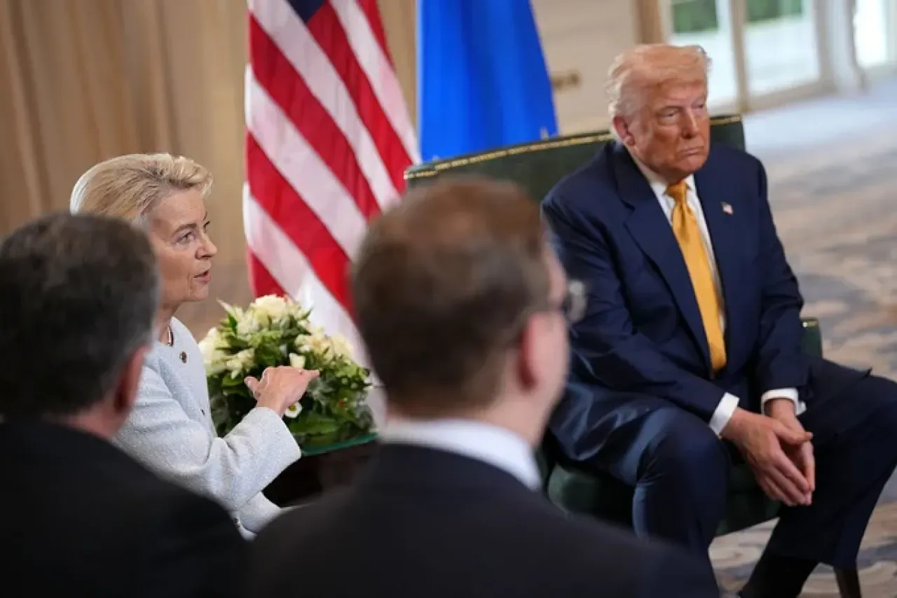 Trump Gümrük Vergilerine Rağmen ABD-AB Ticaret Fazlası Artıyor Trump Gümrük Vergilerine Rağmen ABD-AB Ticaret Fazlası Artıyor