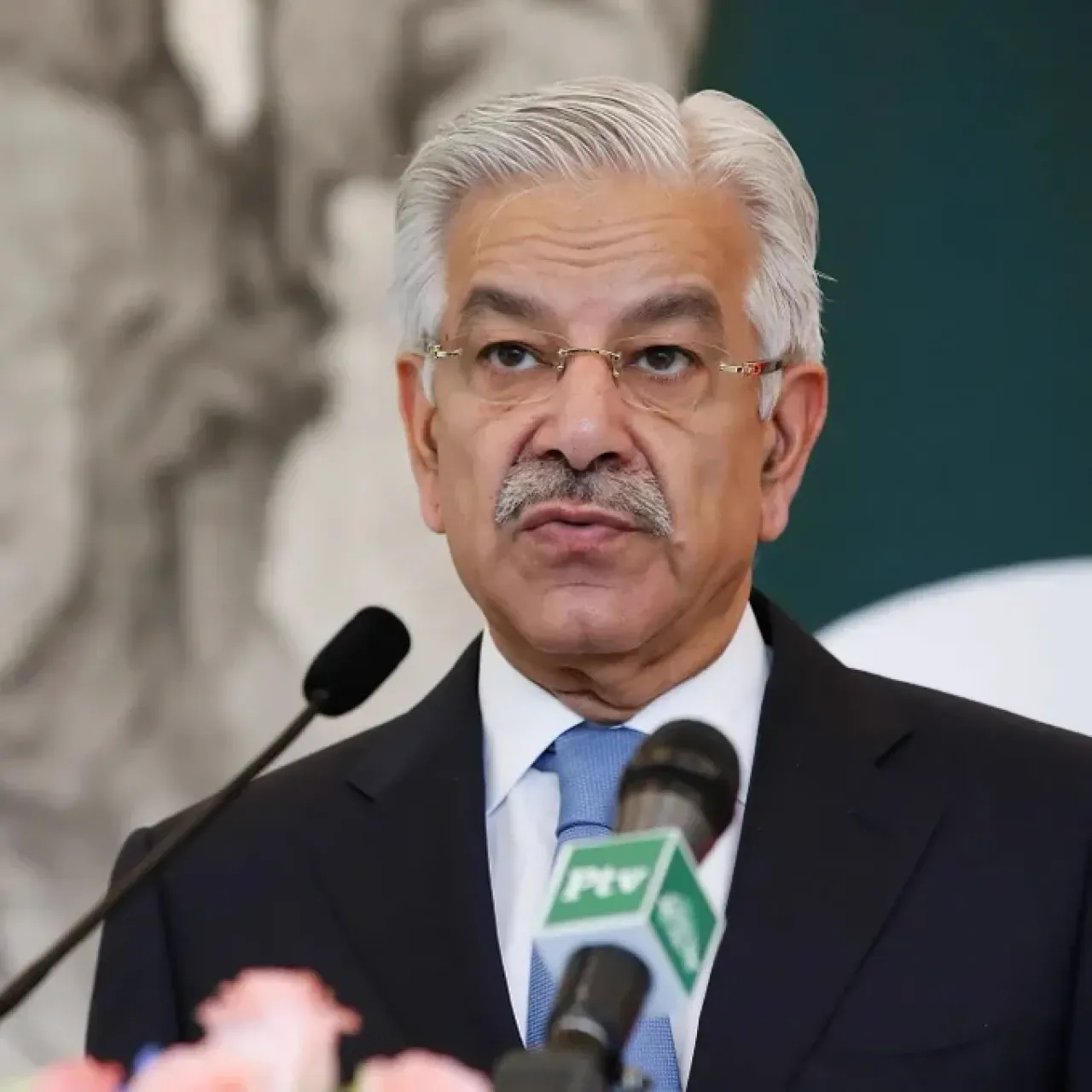 Pakistan'dan Taliban'a Sert Çağrı: "Artık Açık Bir Savaş" Pakistan'dan Taliban'a Sert Çağrı: "Artık Açık Bir Savaş"