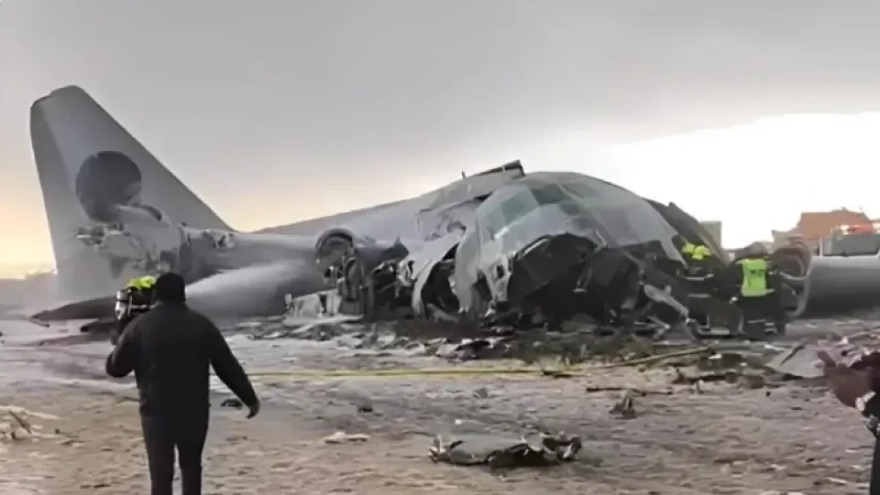 Bolivya'da C-130 Hercules Uçağı Düştü: En Az 15 Can Kaybı Bolivya'da C-130 Hercules Uçağı Düştü: En Az 15 Can Kaybı