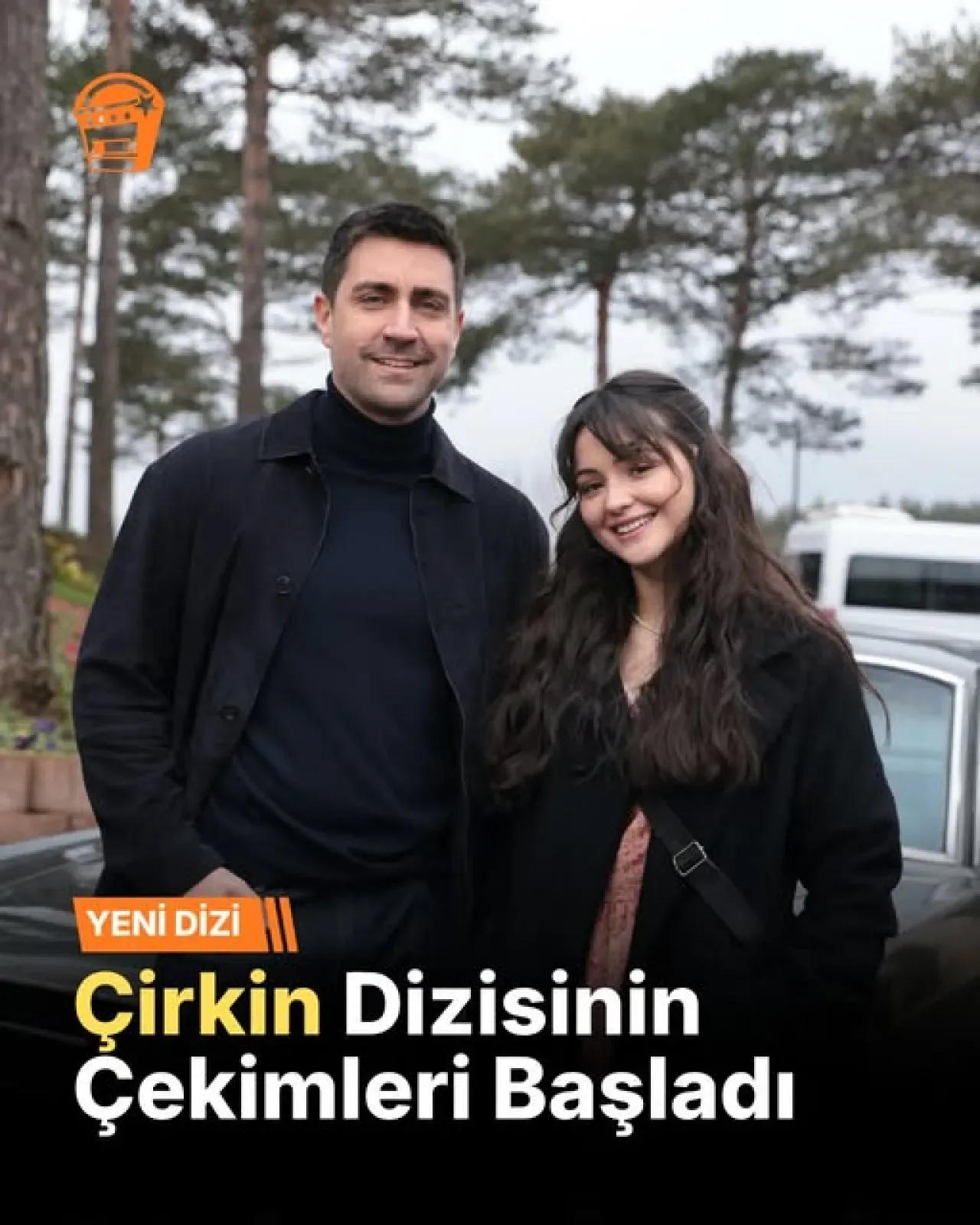 "Çirkin" Dizisi Sete Çıktı: Çağlar Ertuğrul ve Derya Pınar Ak'dan Sert Bir Hesaplaşma Hikayesi "Çirkin" Dizisi Sete Çıktı: Çağlar Ertuğrul ve Derya Pınar Ak'dan Sert Bir Hesaplaşma Hikayesi