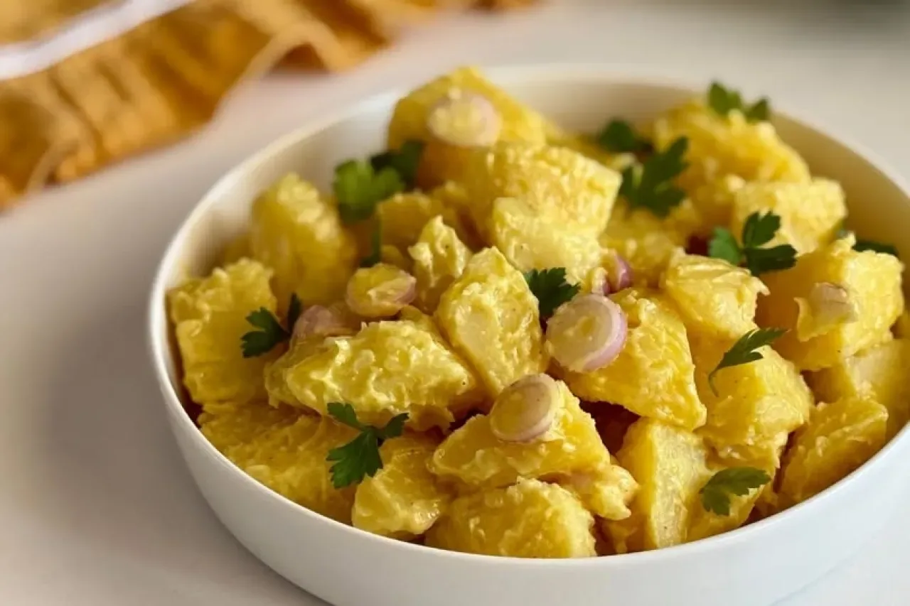 Viyana Usulü Patates Salatası Tarifi: Sofralarınıza Farklılık Katın Viyana Usulü Patates Salatası Tarifi: Sofralarınıza Farklılık Katın
