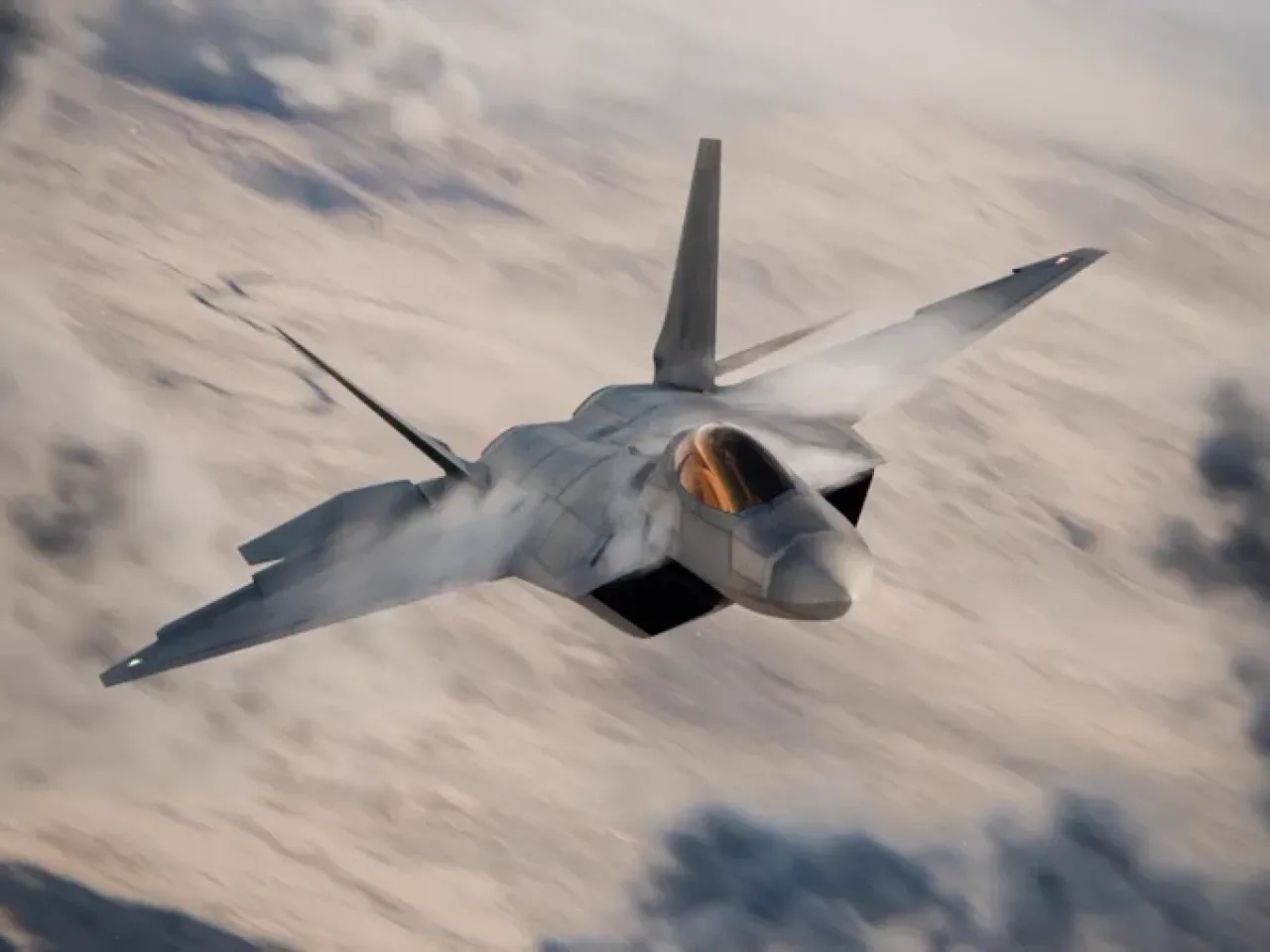 ABD'nin Gizli Projesi: F-22 Raptor'un Yeni Versiyonu Görüntülendi ABD'nin Gizli Projesi: F-22 Raptor'un Yeni Versiyonu Görüntülendi