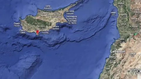 Kıbrıs Hava Sahasında Füze Alarmı: Akrotiri Üssü'nden Kritik Uyarı