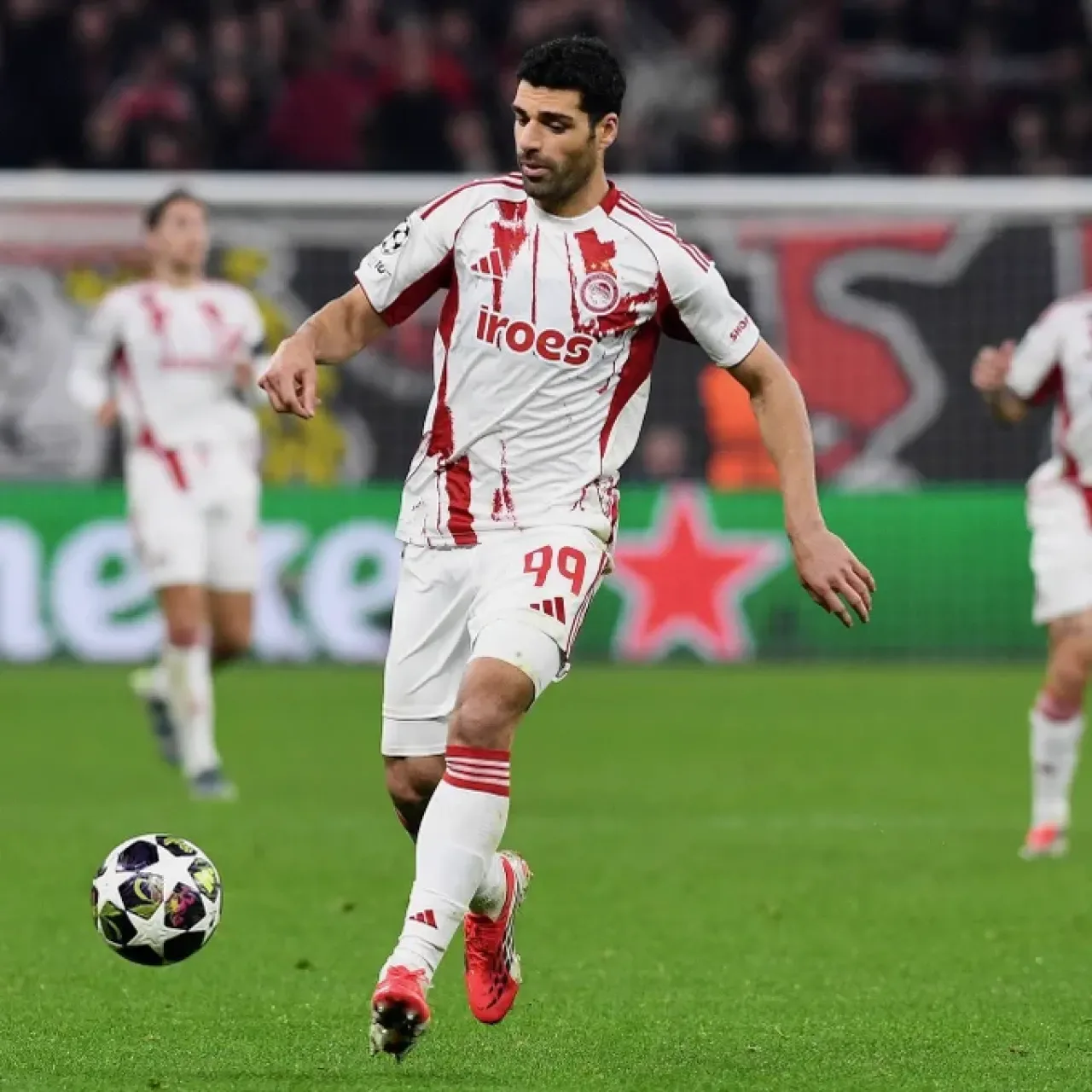 Mehdi Taremi'den Kritik Açıklama: İran'a Dönüş ve Savaşa Hazırlık Mehdi Taremi'den Kritik Açıklama: İran'a Dönüş ve Savaşa Hazırlık