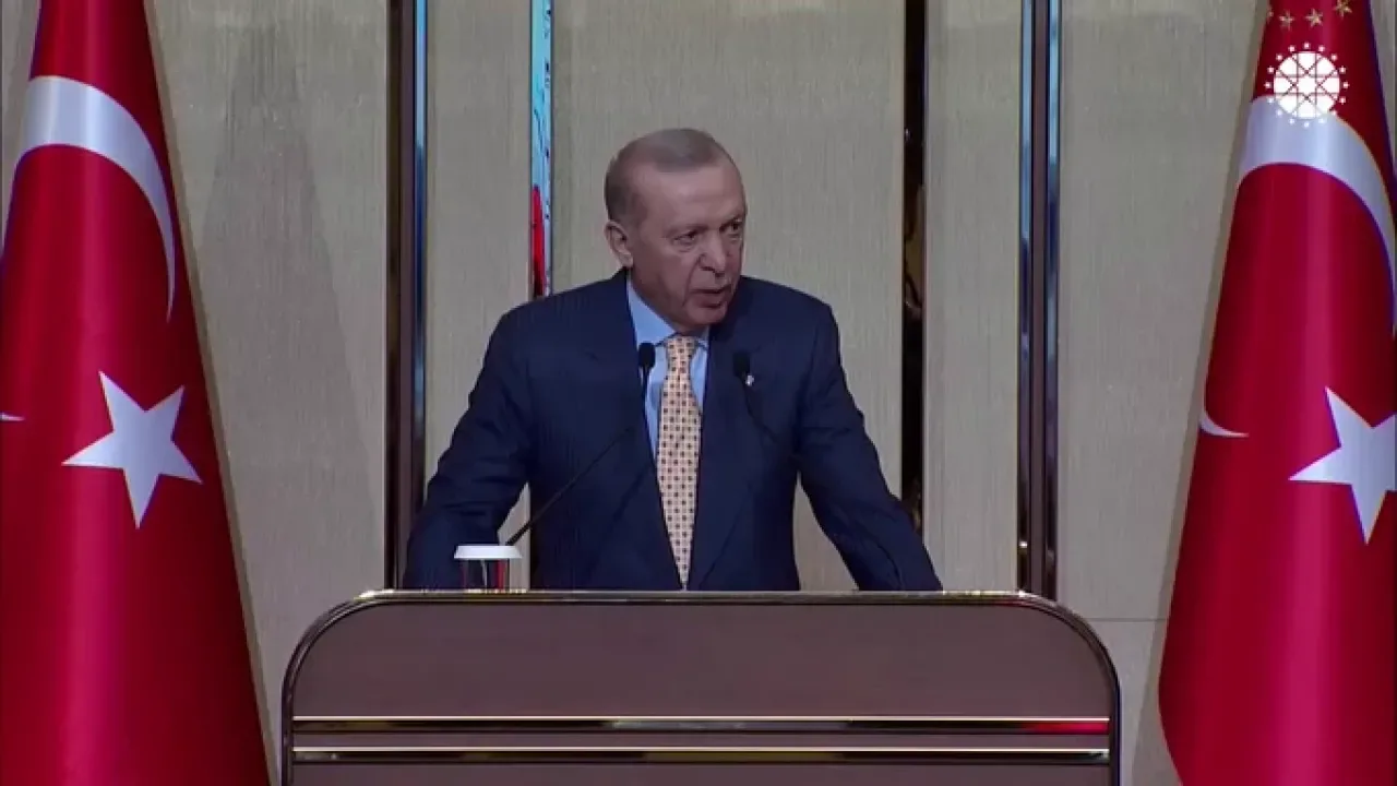 Erdoğan'dan Akaryakıt Zammını Hafifletecek Kritik Açıklama: Eşel Mobil Sistemi Devrede Erdoğan'dan Akaryakıt Zammını Hafifletecek Kritik Açıklama: Eşel Mobil Sistemi Devrede