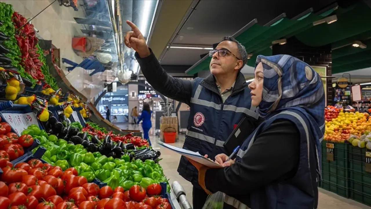 Ticaret Bakanlığı'nın Yoğun Denetimi: 2 Ayda 84 Bin Firma Kontrol Altında Ticaret Bakanlığı'nın Yoğun Denetimi: 2 Ayda 84 Bin Firma Kontrol Altında