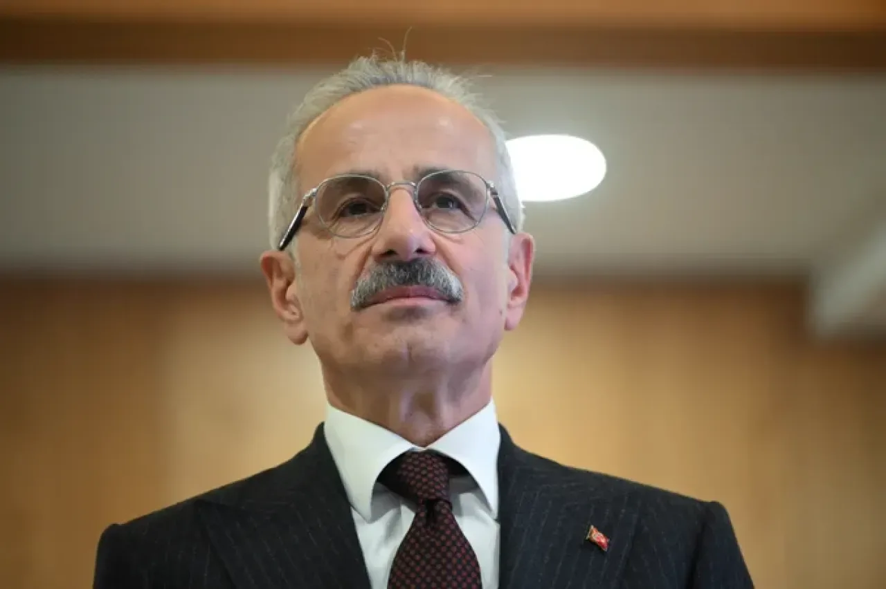Ortadoğu Uçuş Krizinde Güncel Durum: Bakan Uraloğlu Açıkladı Ortadoğu Uçuş Krizinde Güncel Durum: Bakan Uraloğlu Açıkladı