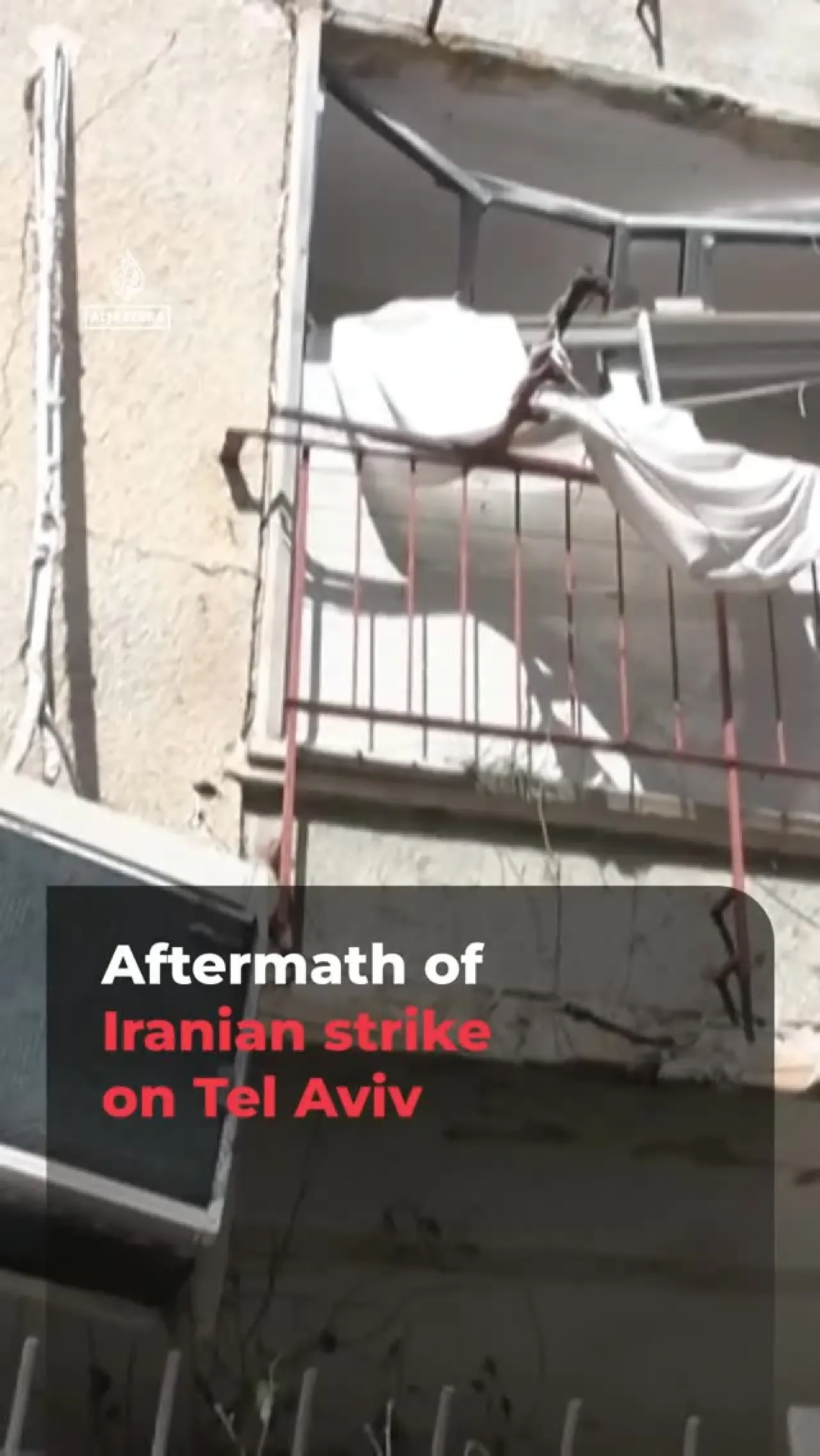 İran'dan Gelen Füze Tel Aviv'de Hasar Bıraktı: Gece Saldırısı İran'dan Gelen Füze Tel Aviv'de Hasar Bıraktı: Gece Saldırısı