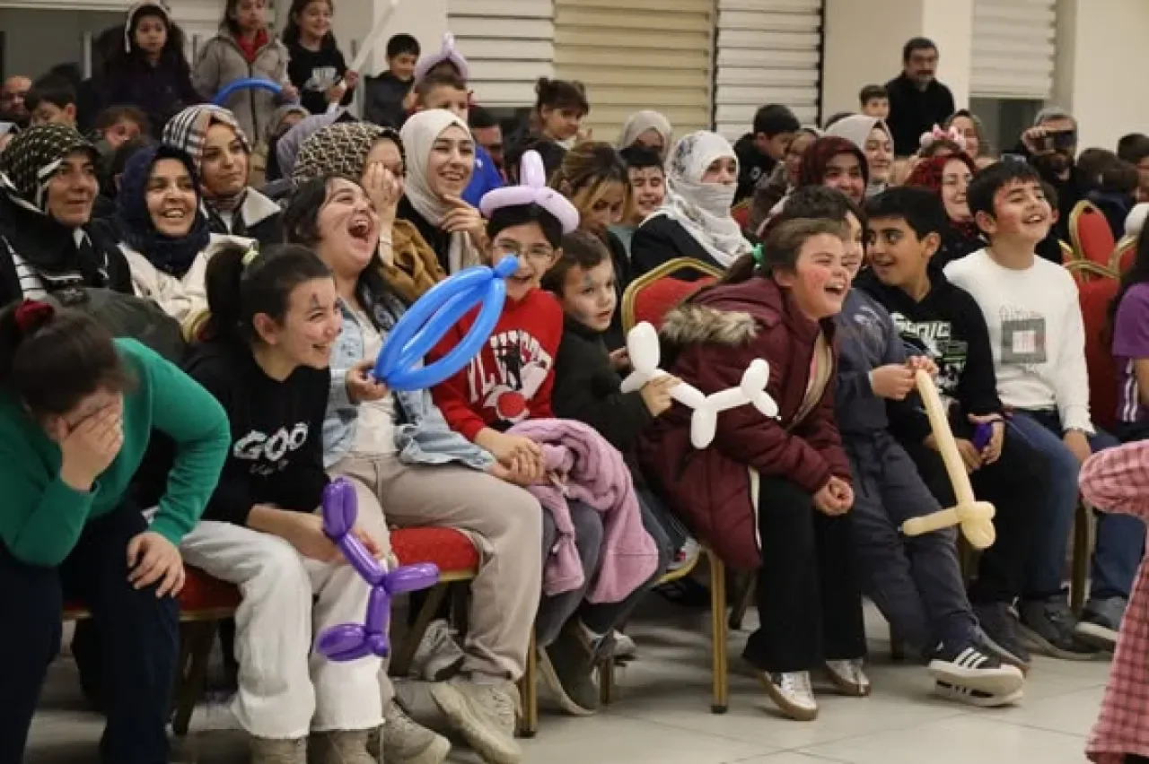 Yahyalı'da Ramazan Coşkusu: Çocuklar ve Aileler Unutulmaz Bir Akşam Yaşadı Yahyalı'da Ramazan Coşkusu: Çocuklar ve Aileler Unutulmaz Bir Akşam Yaşadı