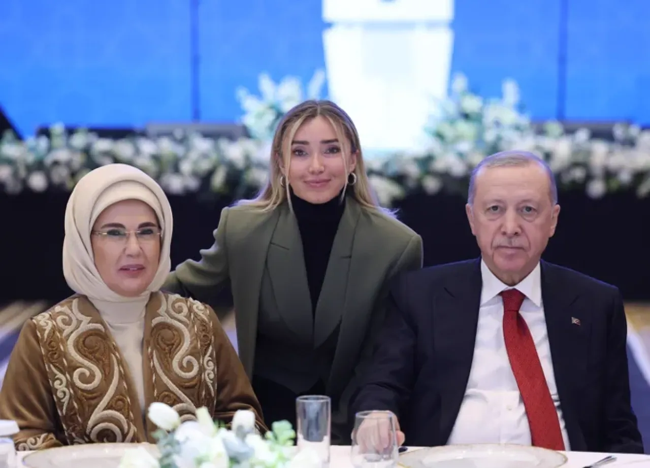 Erdoğan, 8 Mart Dünya Kadınlar Günü'nde İstanbul'da Kadınlarla İftarda Buluştu Erdoğan, 8 Mart Dünya Kadınlar Günü'nde İstanbul'da Kadınlarla İftarda Buluştu
