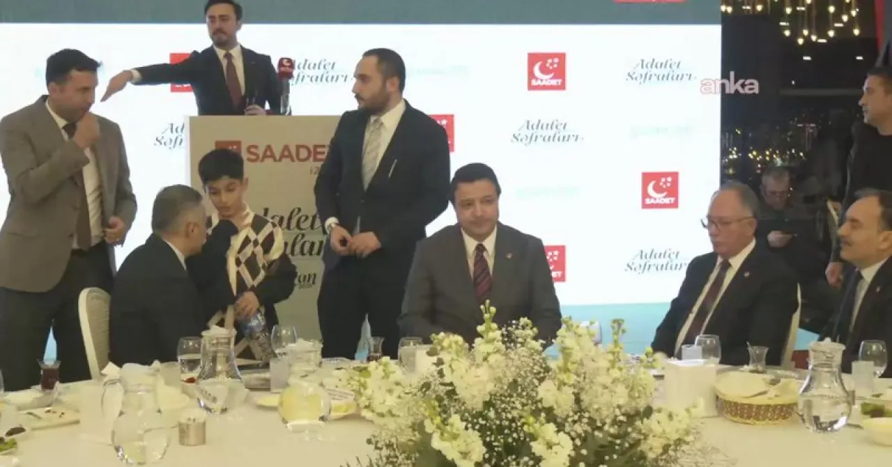Saadet Partisi'nin Geleneksel İzmir İftarı, Adalet Sofraları'nda Buluşturdu Saadet Partisi'nin Geleneksel İzmir İftarı, Adalet Sofraları'nda Buluşturdu