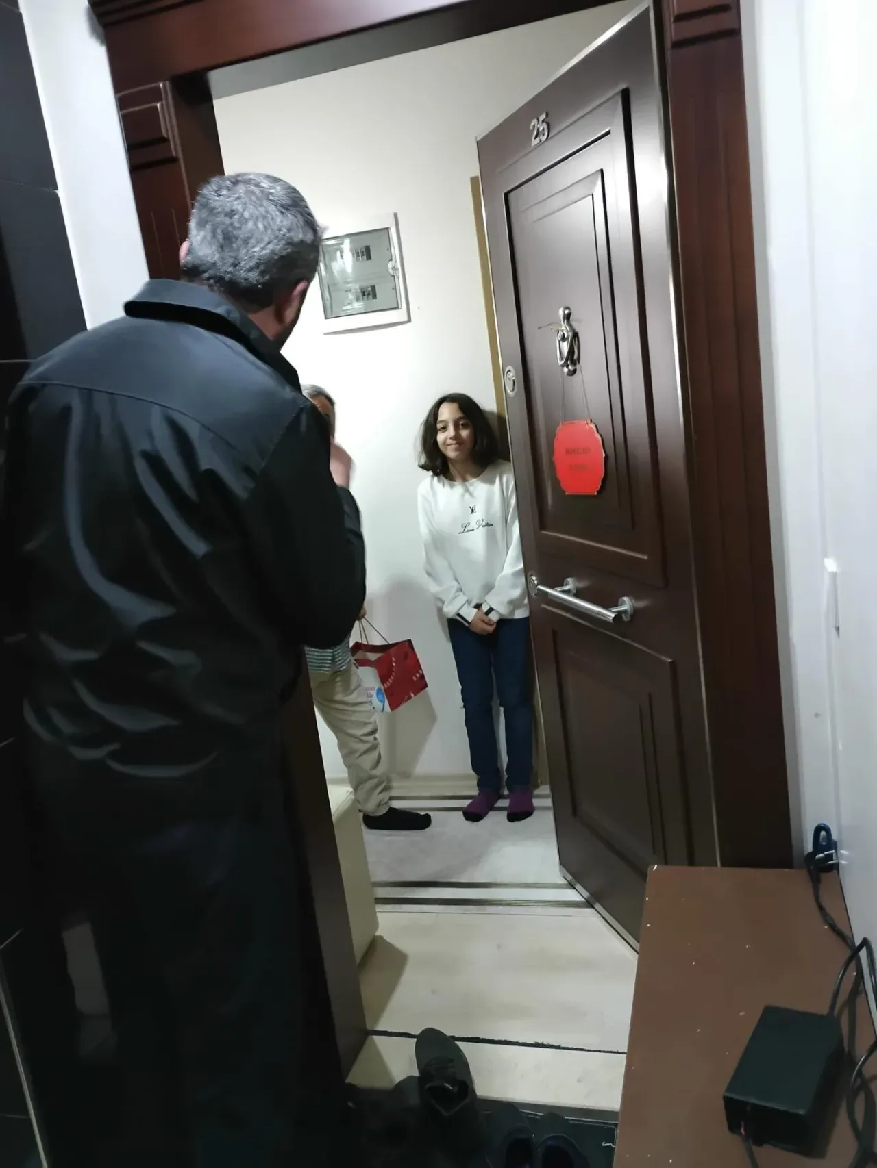 AK Parti Ümraniye Teşkilatı, Ramazan'da Komşu Ziyaretleriyle Birlik ve Dayanışma Ruhunu Yaşatıyor AK Parti Ümraniye Teşkilatı, Ramazan'da Komşu Ziyaretleriyle Birlik ve Dayanışma Ruhunu Yaşatıyor