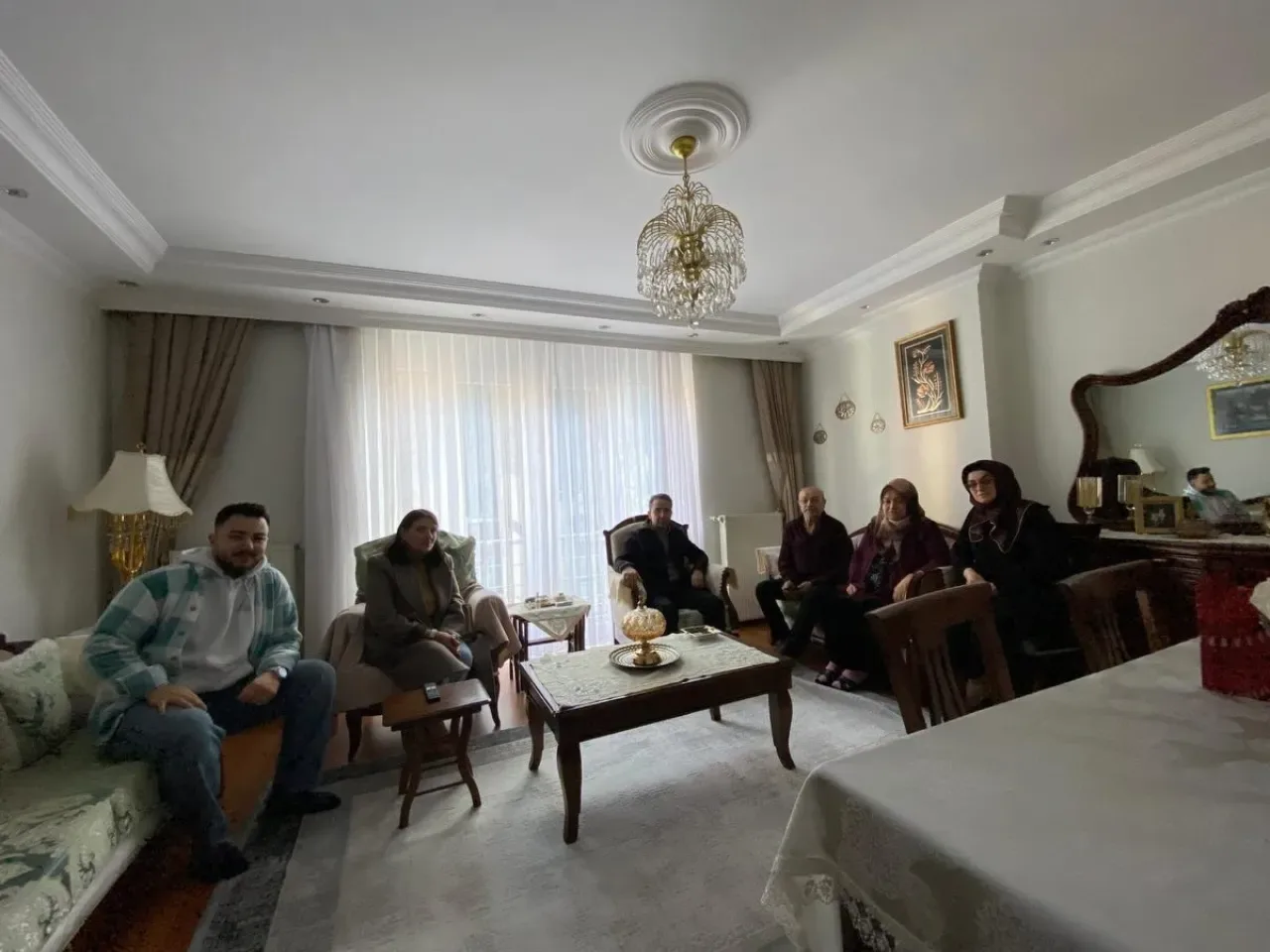 AK Parti Ümraniye Teşkilatı, Ramazan'da Esenevler Mahallesi'nde Kapı Kapı Ziyaret AK Parti Ümraniye Teşkilatı, Ramazan'da Esenevler Mahallesi'nde Kapı Kapı Ziyaret