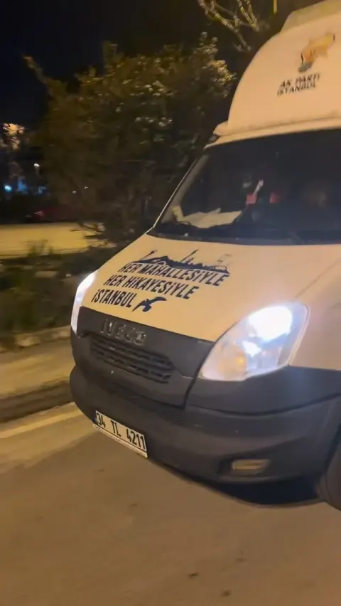 Üsküdar'da Sahur Vakti: AK Parti Gençlik Kollarından Sıcak Dokunuş