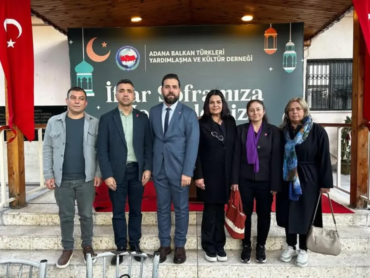 Adana'da Balkan Türkleri İftarında Birlik ve Dayanışma Ruhu Yaşandı Adana'da Balkan Türkleri İftarında Birlik ve Dayanışma Ruhu Yaşandı