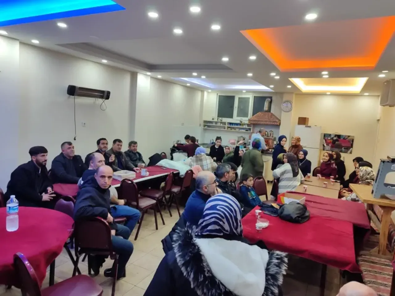 AK Parti Esenler'de Ramazan Bereketi ve Komşuluk Buluşması AK Parti Esenler'de Ramazan Bereketi ve Komşuluk Buluşması