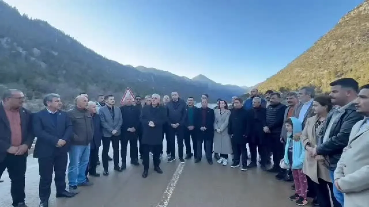 CHP'li İsimlerden Antalya-Konya Yolu İçin Flaş Basın Açıklaması CHP'li İsimlerden Antalya-Konya Yolu İçin Flaş Basın Açıklaması