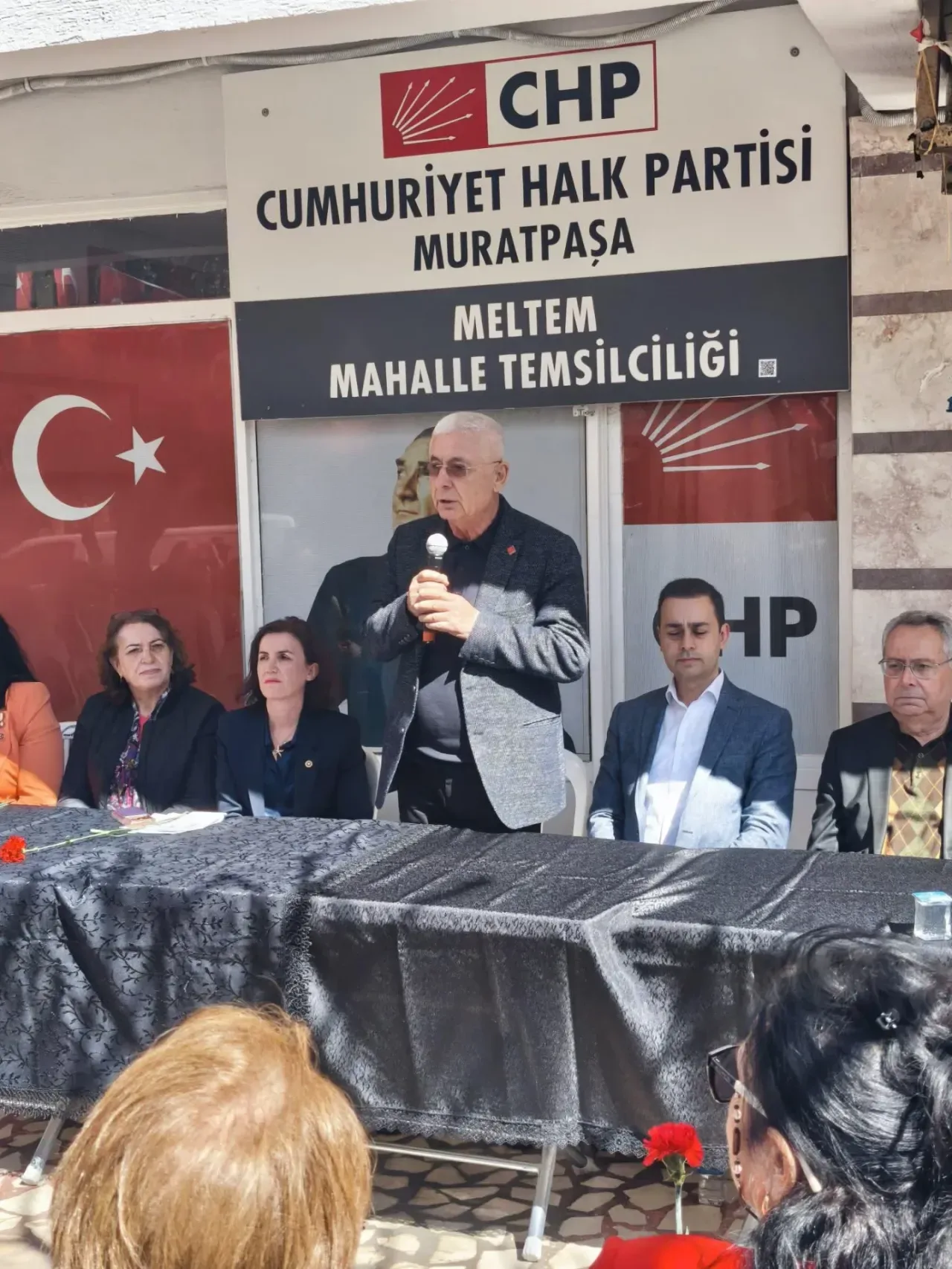 CHP Antalya'dan 8 Mart Mesajı: Eşitlik ve Güvenceli Yaşam Vurgusu CHP Antalya'dan 8 Mart Mesajı: Eşitlik ve Güvenceli Yaşam Vurgusu