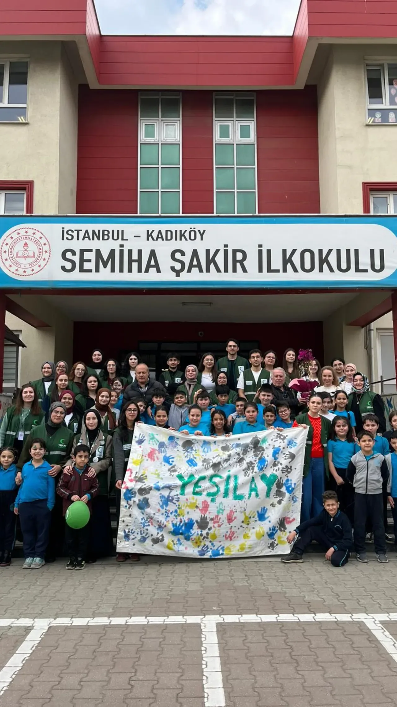 Kadıköy'de Minik Kalpler Yeşilay İçin Bir Araya Geldi Kadıköy'de Minik Kalpler Yeşilay İçin Bir Araya Geldi