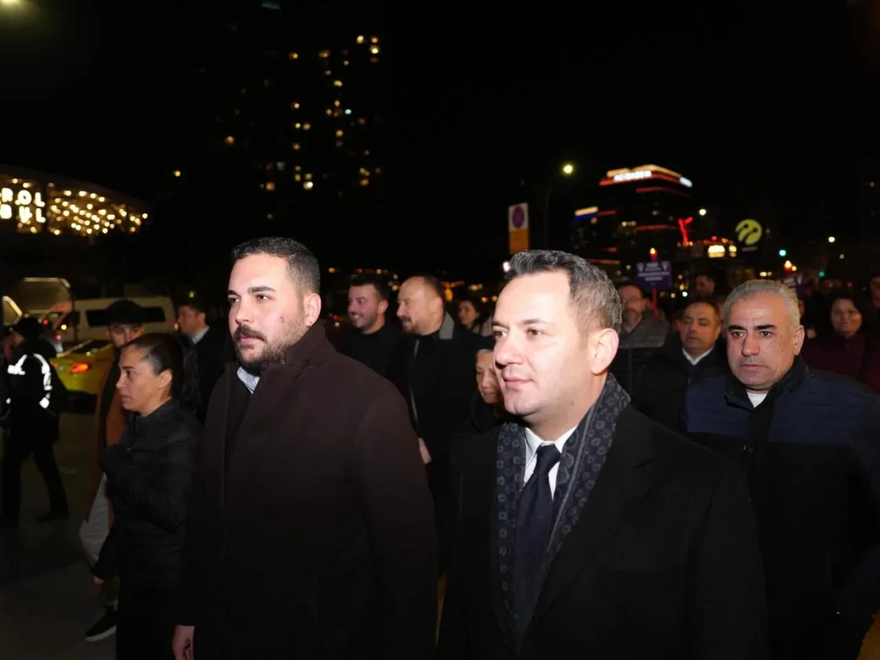 CHP'li Gençler ve Kadınlar, 8 Mart'ta Gece Yürüyüşünde Buluştu CHP'li Gençler ve Kadınlar, 8 Mart'ta Gece Yürüyüşünde Buluştu