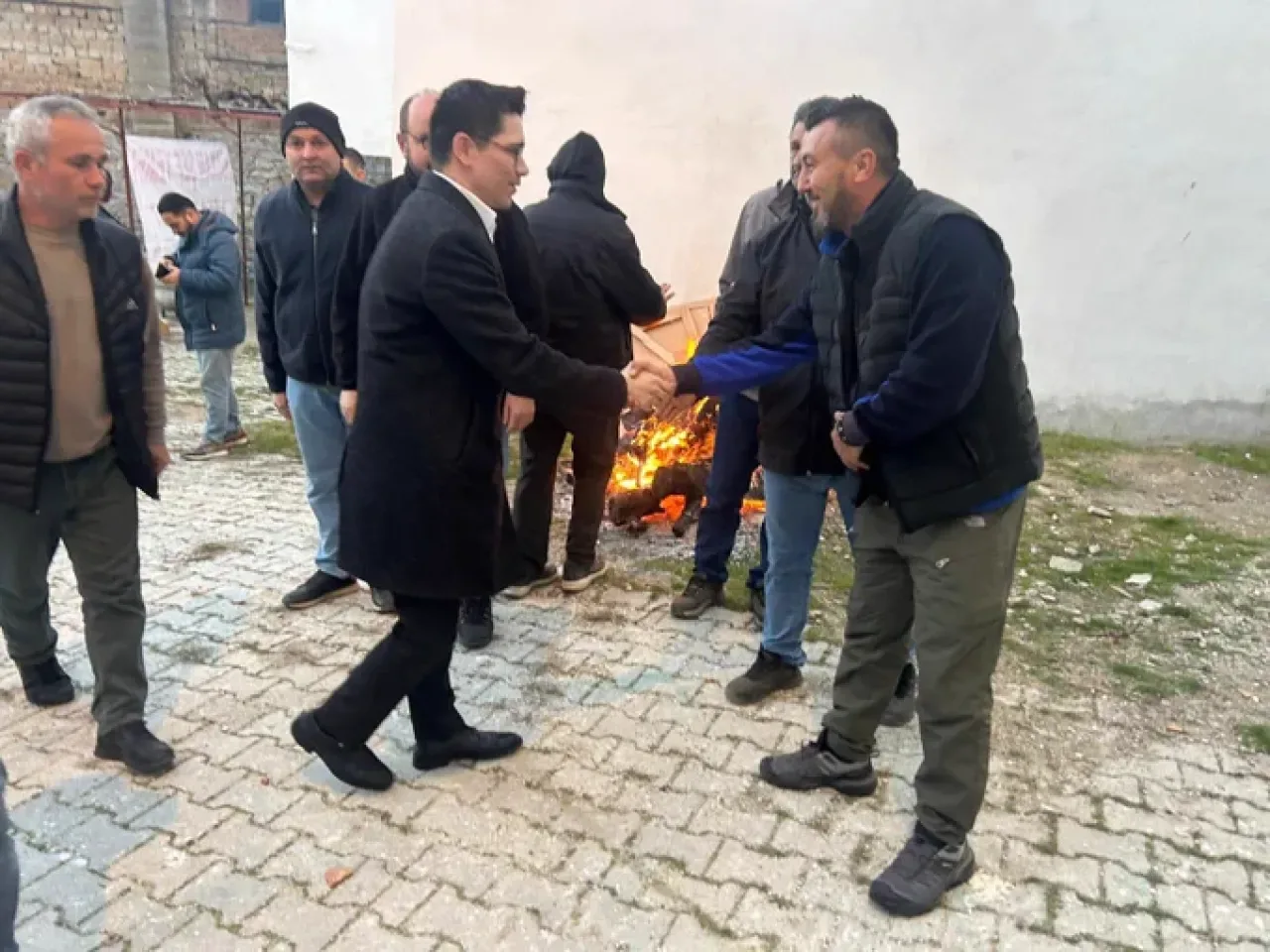 Bursa'da Bir Köy Derneğinden Anlamlı İftar Buluşması Bursa'da Bir Köy Derneğinden Anlamlı İftar Buluşması
