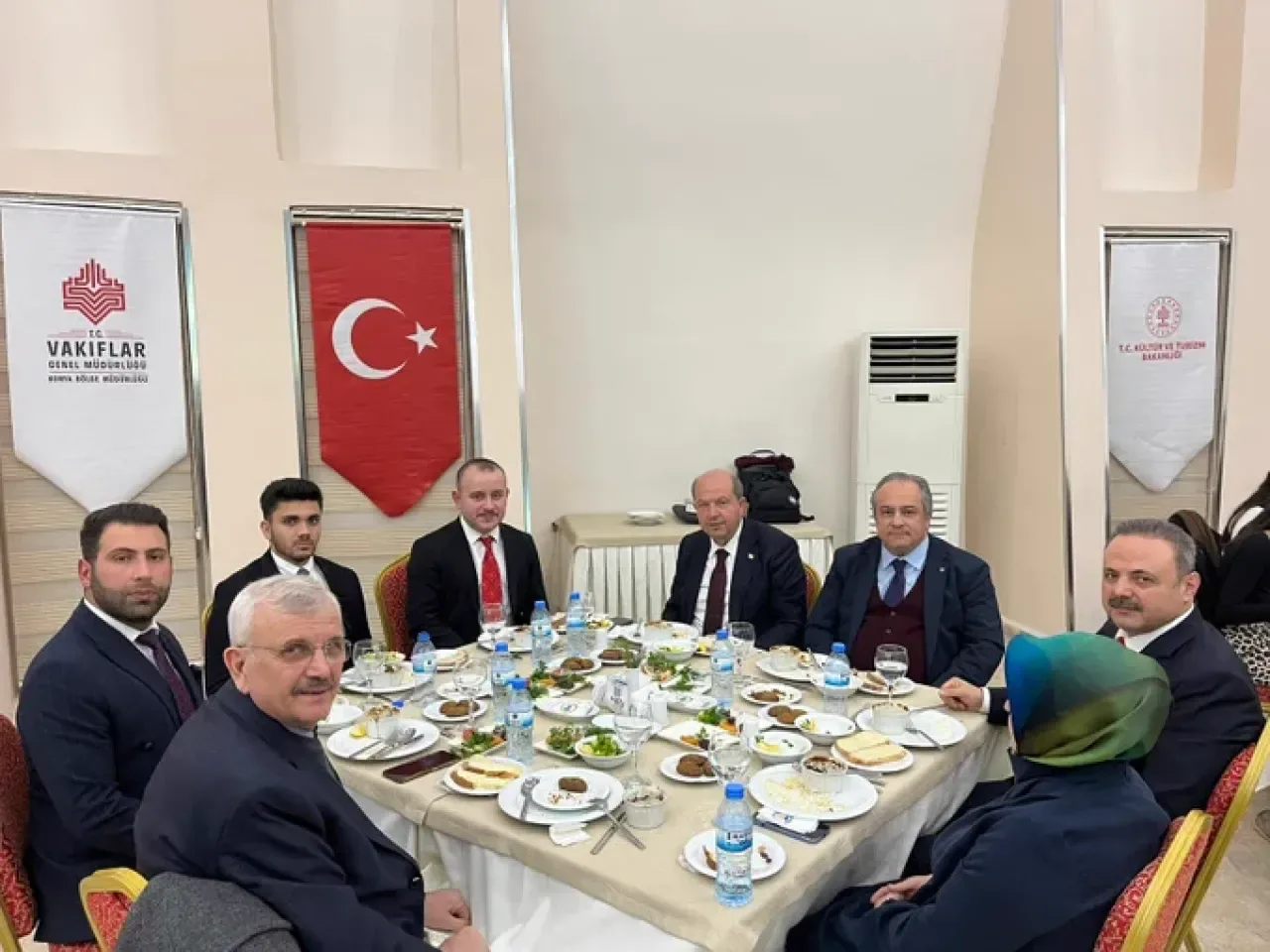 Konya Vakıflar Bölge Müdürlüğü'nden 3 İlde 17 Günlük İftar Buluşmaları Konya Vakıflar Bölge Müdürlüğü'nden 3 İlde 17 Günlük İftar Buluşmaları