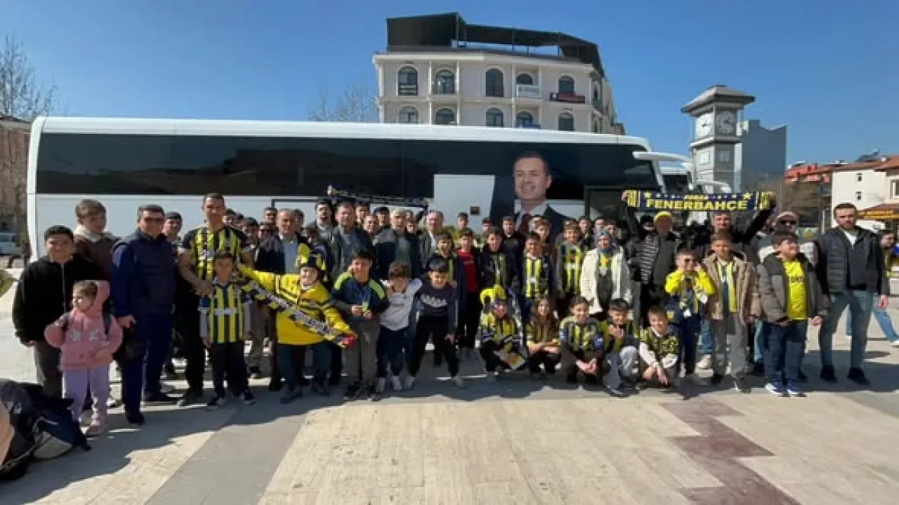 Sındırgı'dan İstanbul'a Maç Heyecanı: Depremzede Gençler Fenerbahçe Maçında Sındırgı'dan İstanbul'a Maç Heyecanı: Depremzede Gençler Fenerbahçe Maçında