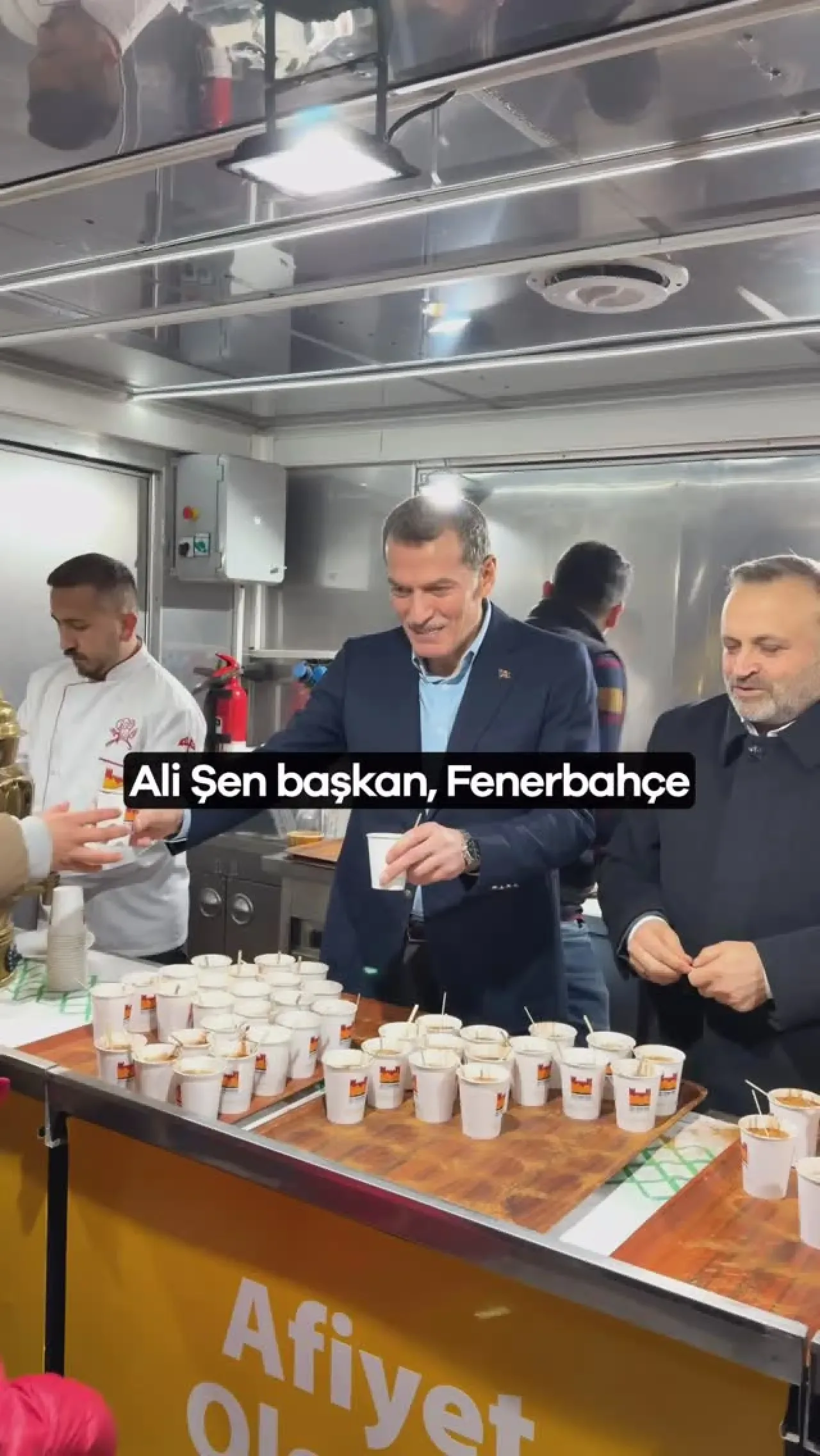 Zeytinburnu'nda Ramazan Akşamı: Teravih Sonrası Cami Buluşması Zeytinburnu'nda Ramazan Akşamı: Teravih Sonrası Cami Buluşması