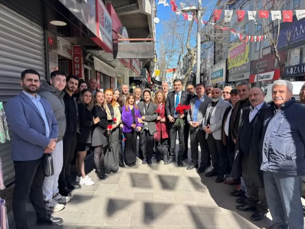 CHP'li İmamoğlu ve Tutuklu Yol Arkadaşları İçin Bağcılar'dan Adalet Çağrısı CHP'li İmamoğlu ve Tutuklu Yol Arkadaşları İçin Bağcılar'dan Adalet Çağrısı
