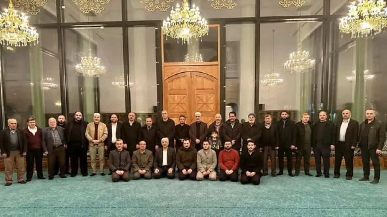 Keçiören'de "Mum Dibini Işıtır" Projesiyle İftar Buluşması Keçiören'de "Mum Dibini Işıtır" Projesiyle İftar Buluşması