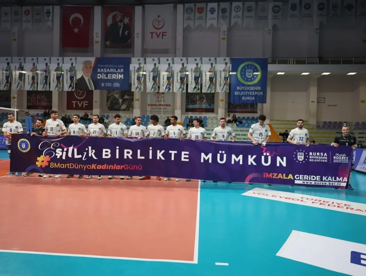 Bursa Büyükşehir Belediyespor'dan 8 Mart Mesajı: Eşitlik Birlikte Mümkün Bursa Büyükşehir Belediyespor'dan 8 Mart Mesajı: Eşitlik Birlikte Mümkün