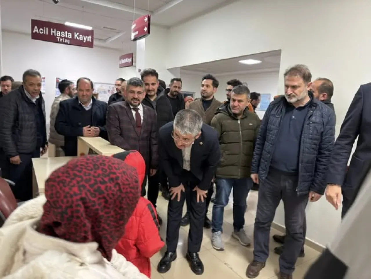 Ak Partili Vekil Çopuroğlu'ndan Gece Yarısı Sürpriz Hastane Ziyareti Ak Partili Vekil Çopuroğlu'ndan Gece Yarısı Sürpriz Hastane Ziyareti