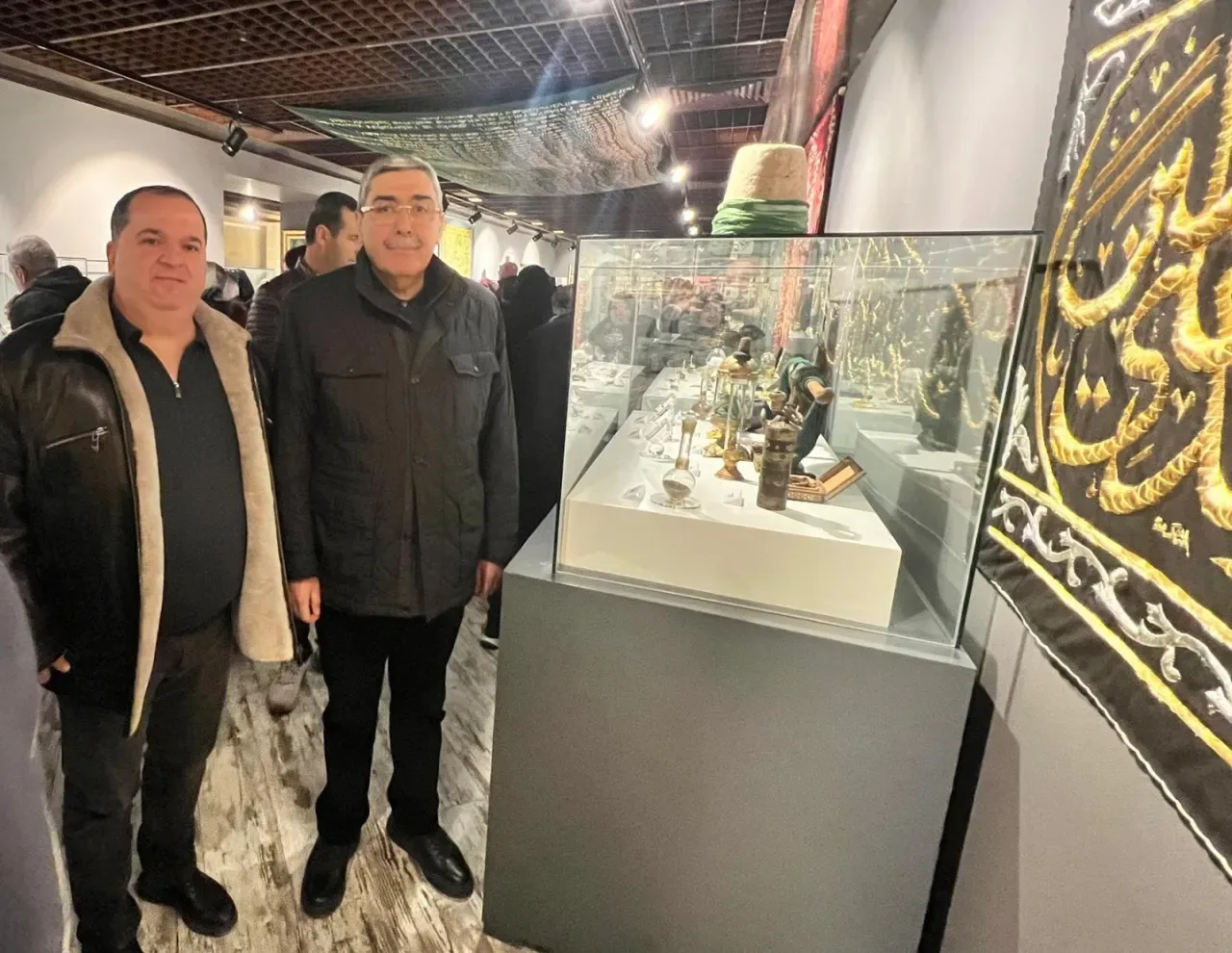 Gaziantep'te Mukaddes Emanetler Sergisi Ziyaretçilerle Buluştu Gaziantep'te Mukaddes Emanetler Sergisi Ziyaretçilerle Buluştu