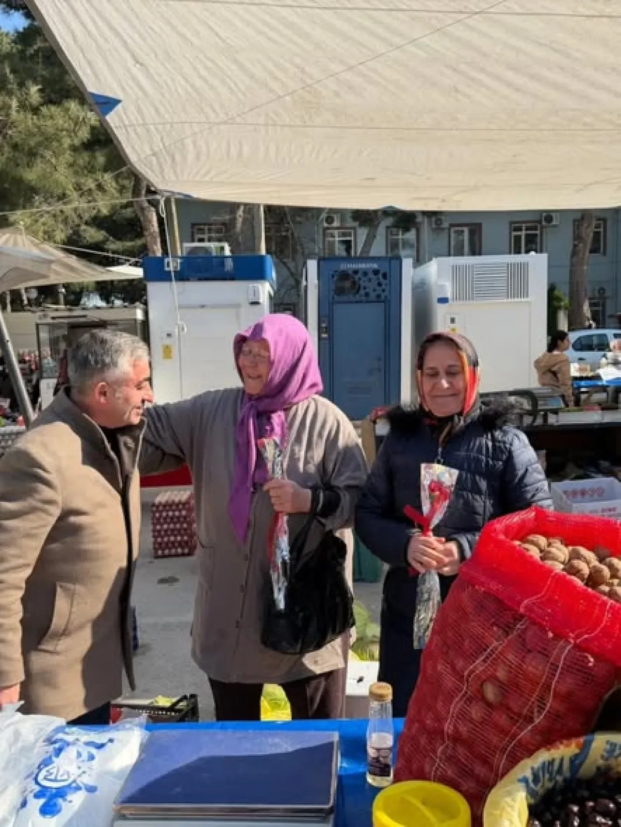 Manyas Belediyesi'nden 8 Mart Dünya Kadınlar Günü Mesajı: "Emekleriniz ve Azminiz İçin Teşekkürler" Manyas Belediyesi'nden 8 Mart Dünya Kadınlar Günü Mesajı: "Emekleriniz ve Azminiz İçin Teşekkürler"