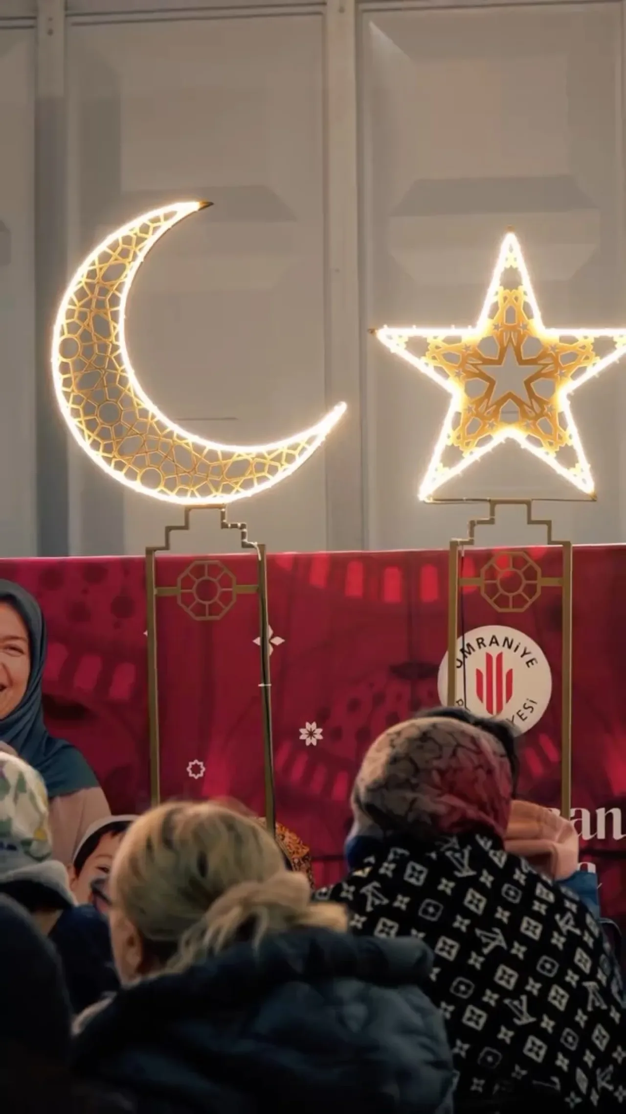 Ümraniye'de Ramazan Ruhu: Birlik ve Bereket Sofraları Kuruldu Ümraniye'de Ramazan Ruhu: Birlik ve Bereket Sofraları Kuruldu
