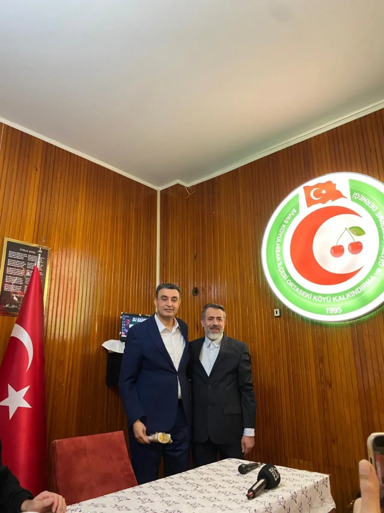 Kağıthane Kaymakamı, Koyulhisarlı Derneğin İftarında Vatandaşlarla Buluştu Kağıthane Kaymakamı, Koyulhisarlı Derneğin İftarında Vatandaşlarla Buluştu