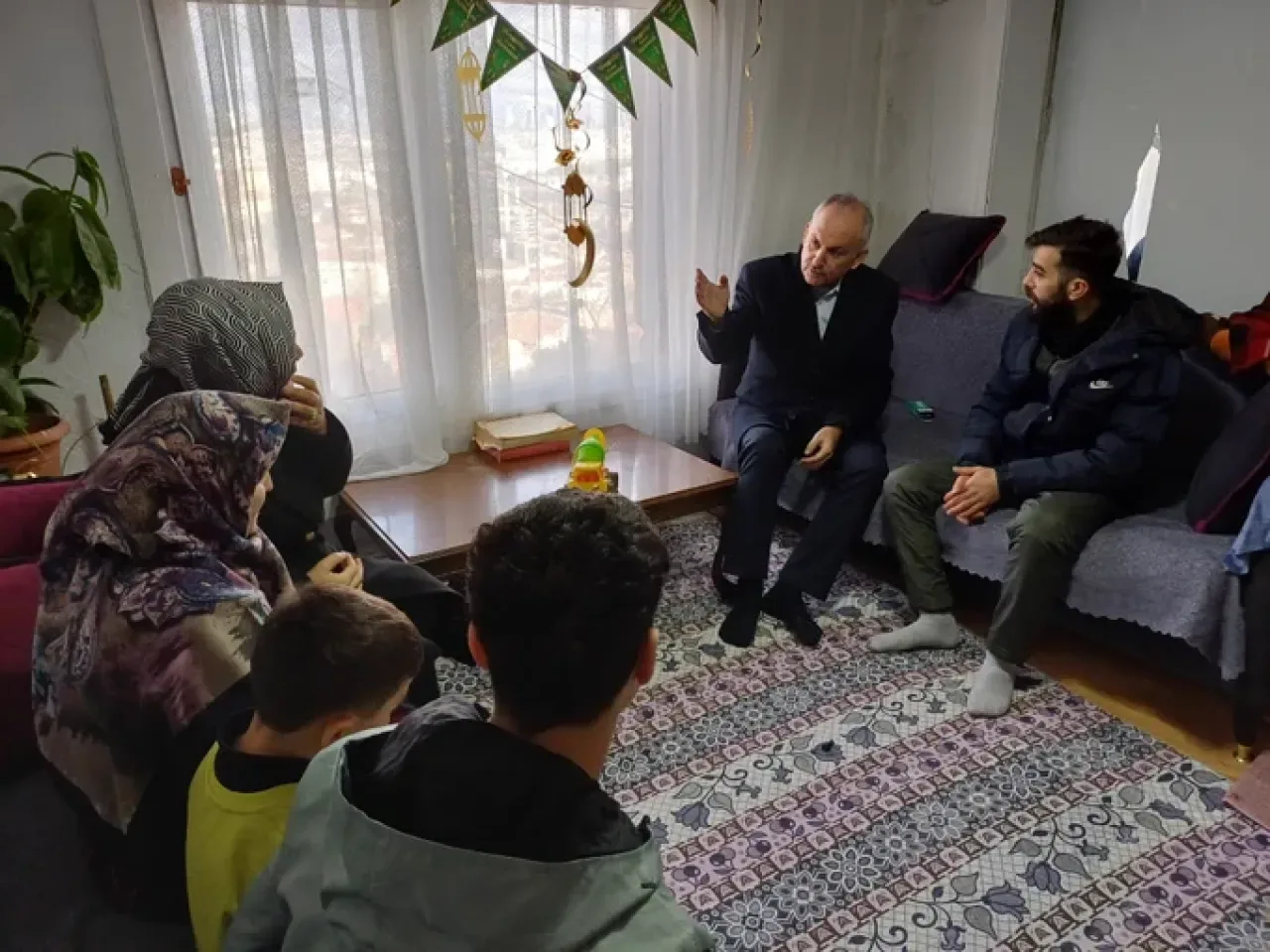 Vali Davut Gül'ün Himayesinde: Ailemizİstanbul Projesi Kapsamında Gaziosmanpaşa'da Vatandaş Ziyareti Vali Davut Gül'ün Himayesinde: Ailemizİstanbul Projesi Kapsamında Gaziosmanpaşa'da Vatandaş Ziyareti